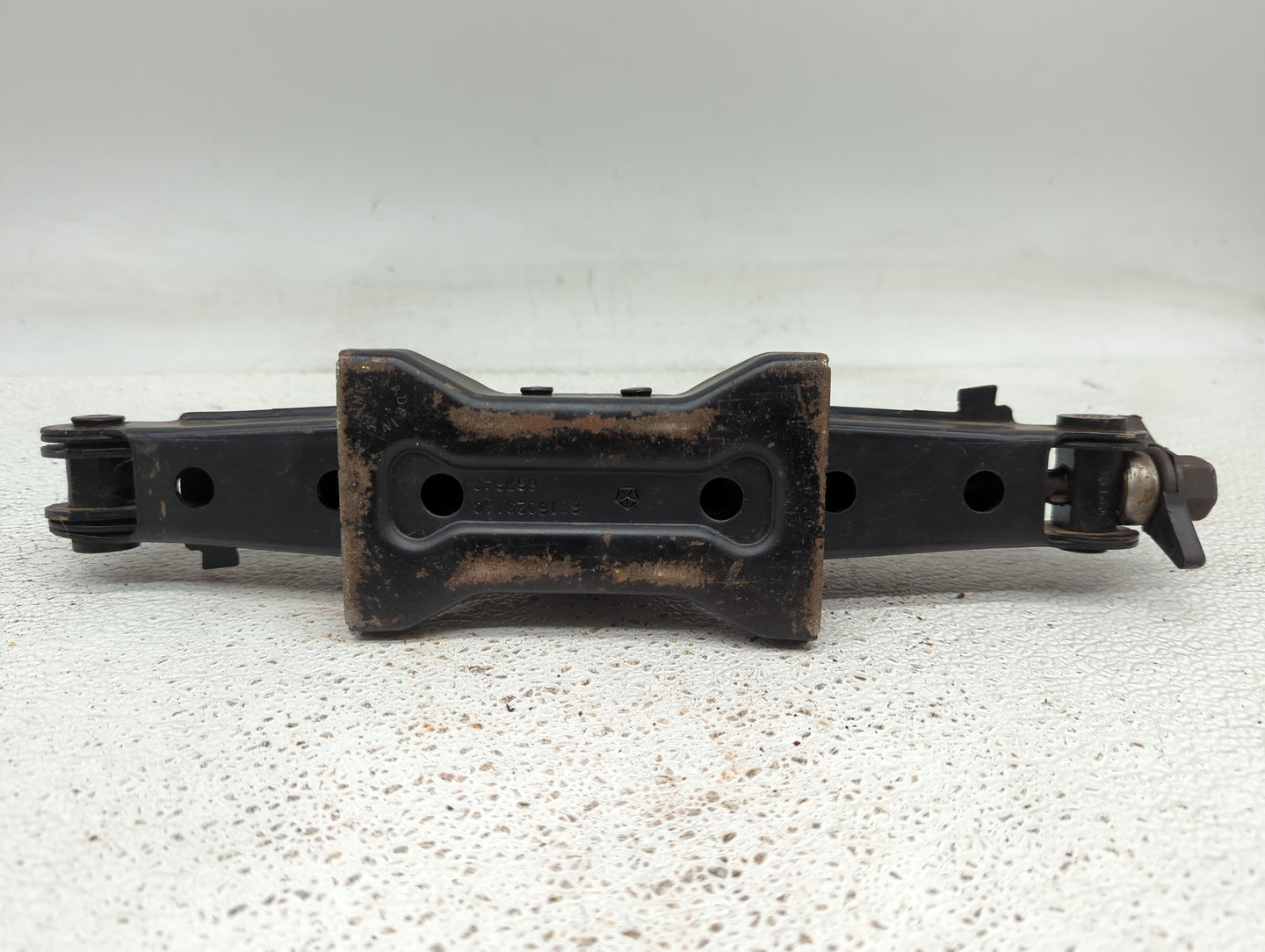 2016 Chrysler 200 Spare Scissor Car Jack - Oemusedautoparts1.com