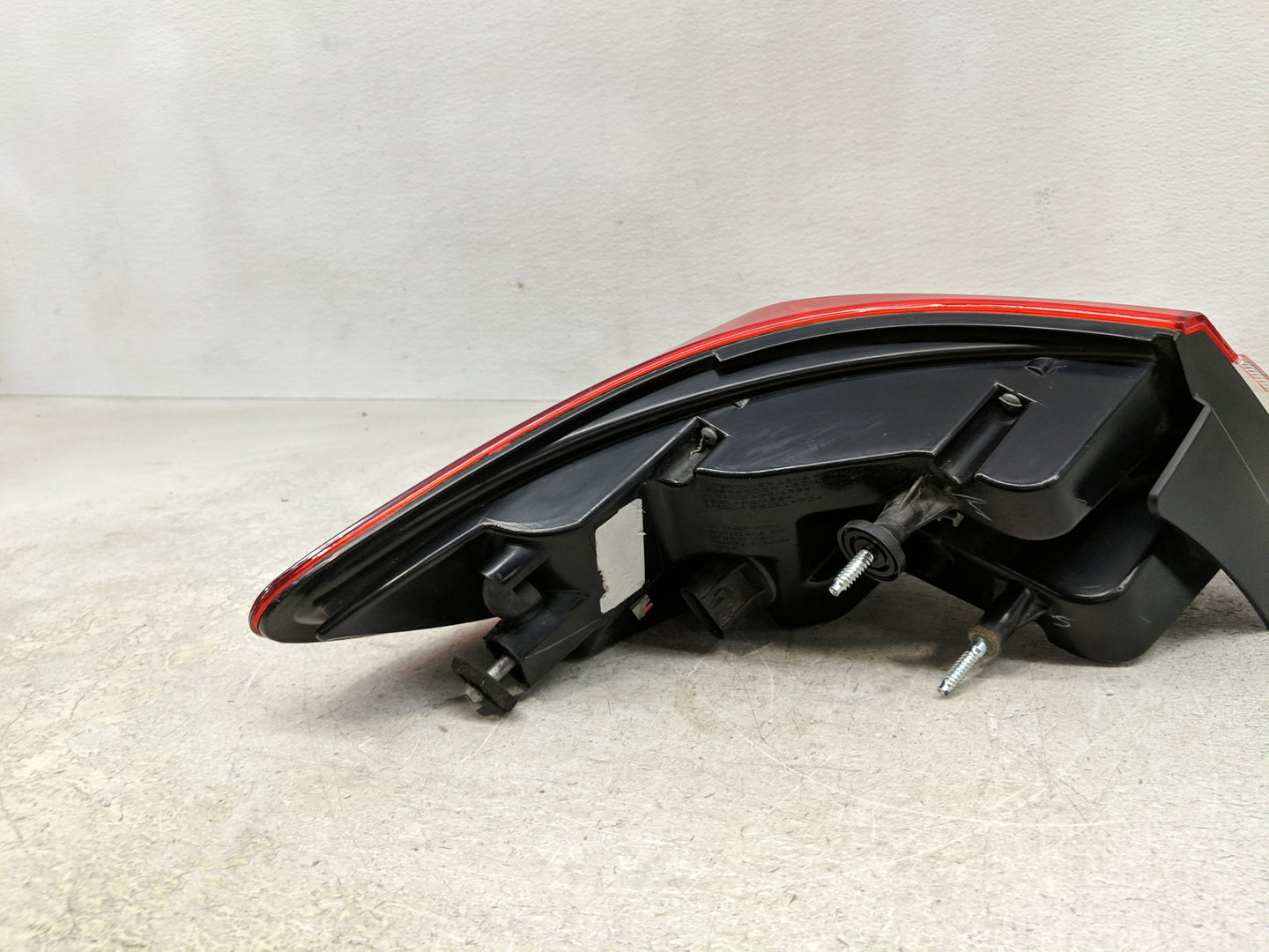 2011-2014 Chrysler 200 Tail Light Assembly Passenger Right OEM Fits Fits 2011 2012 2013 2014 OEM Used Auto Parts - Oemusedau