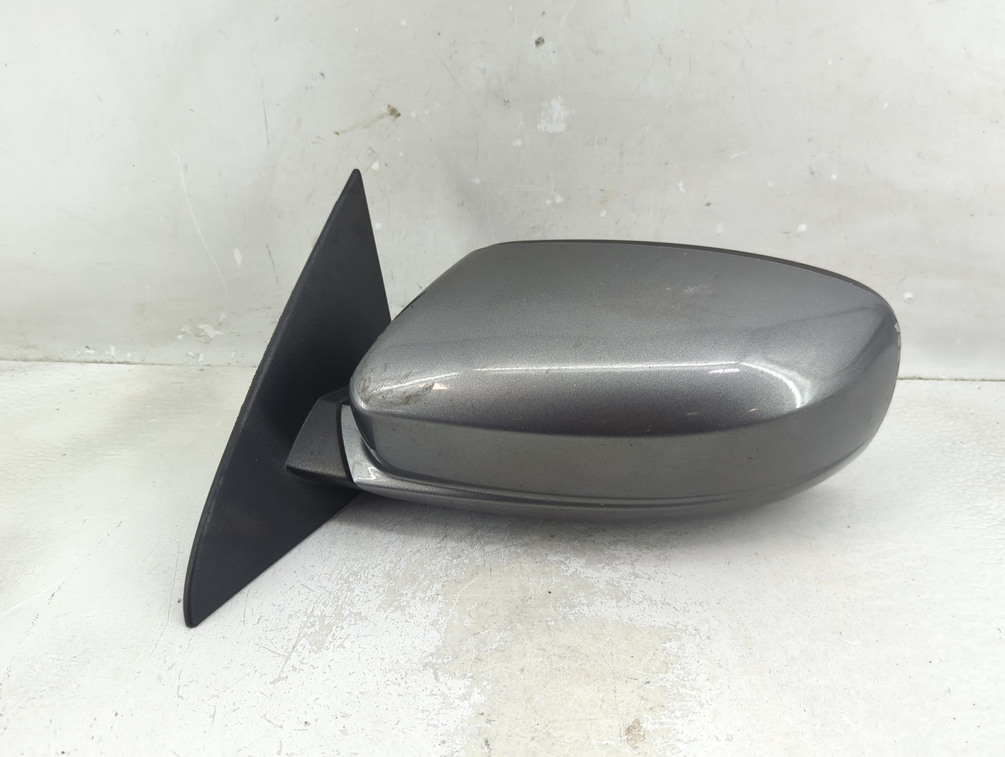 2011-2014 Chrysler 200 Driver Side View Mirror - Left Door Mirror OEM Used - Oemusedautoparts1.com