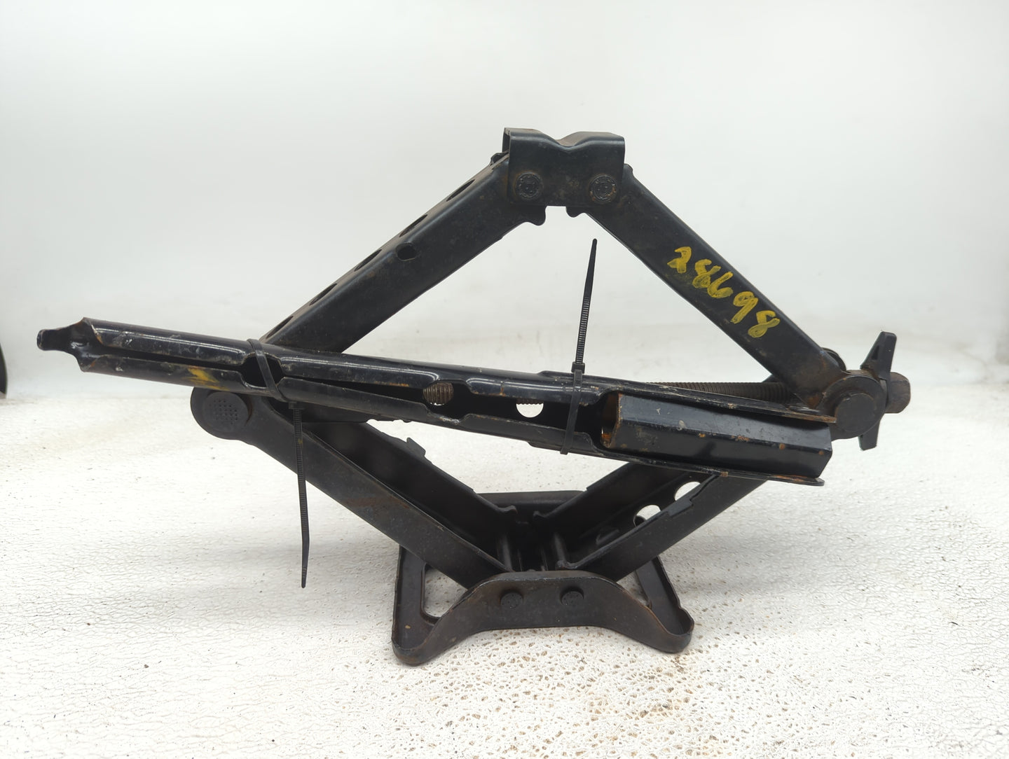 Chrysler 200 Spare Scissor Car Jack - Oemusedautoparts1.com