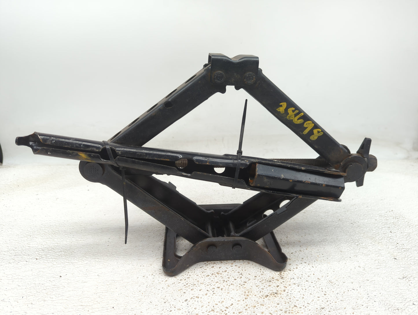 Chrysler 200 Spare Scissor Car Jack - Oemusedautoparts1.com