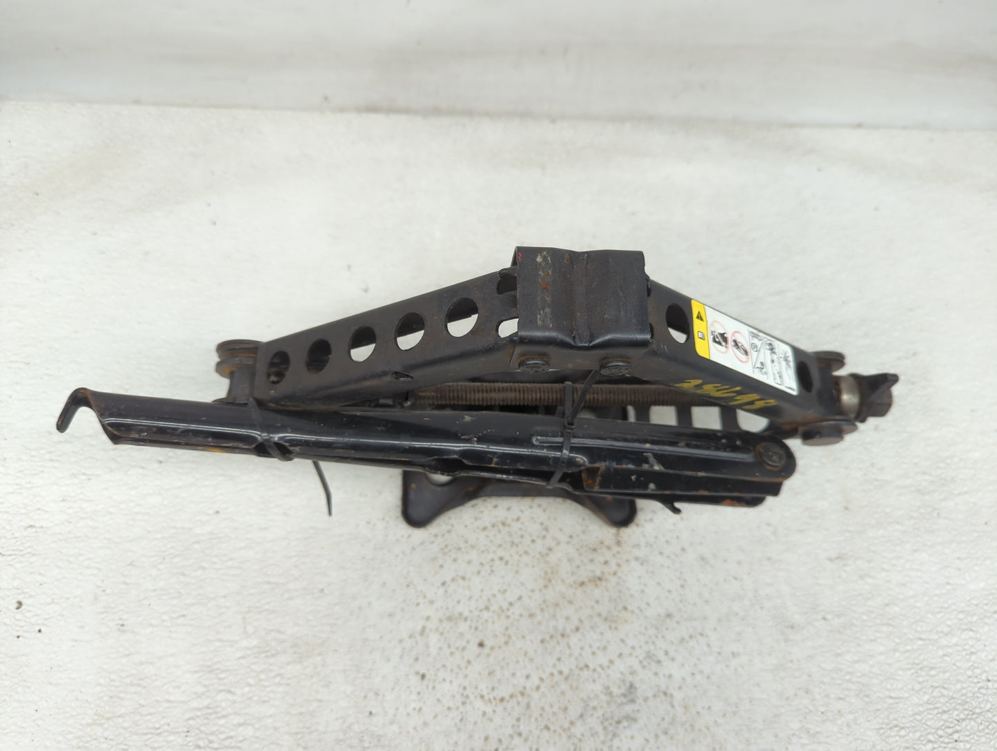 Chrysler 200 Spare Scissor Car Jack - Oemusedautoparts1.com