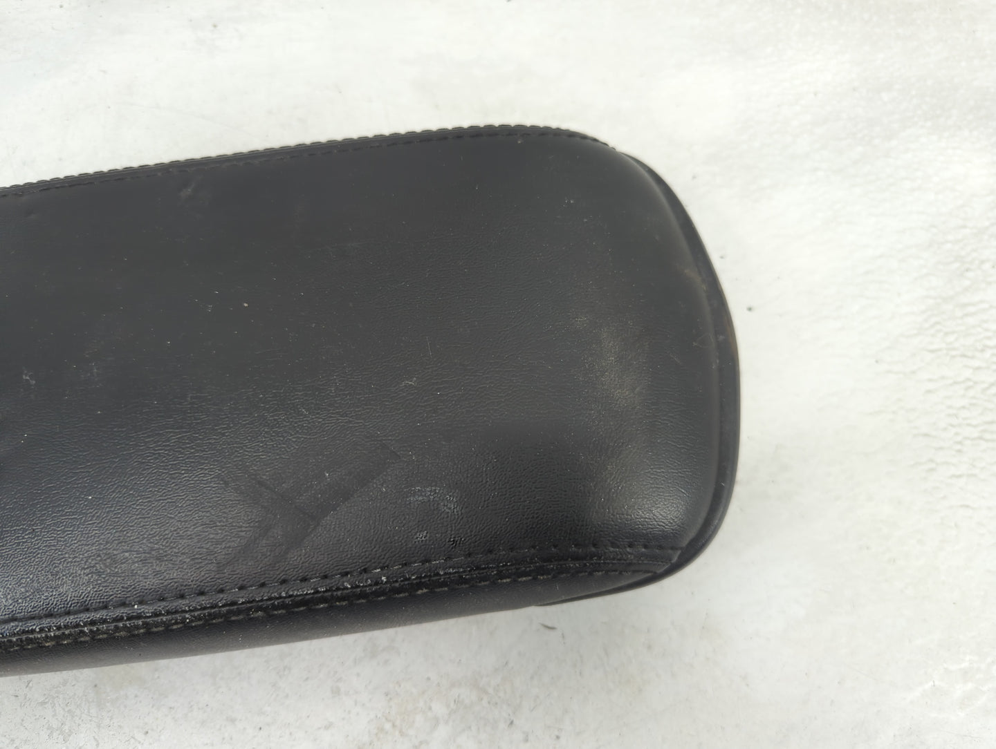 2011-2014 Chrysler 200 Center Console Armrest Cover Lid Fits Fits 2011 2012 2013 2014 OEM Used Auto Parts - Oemusedautoparts