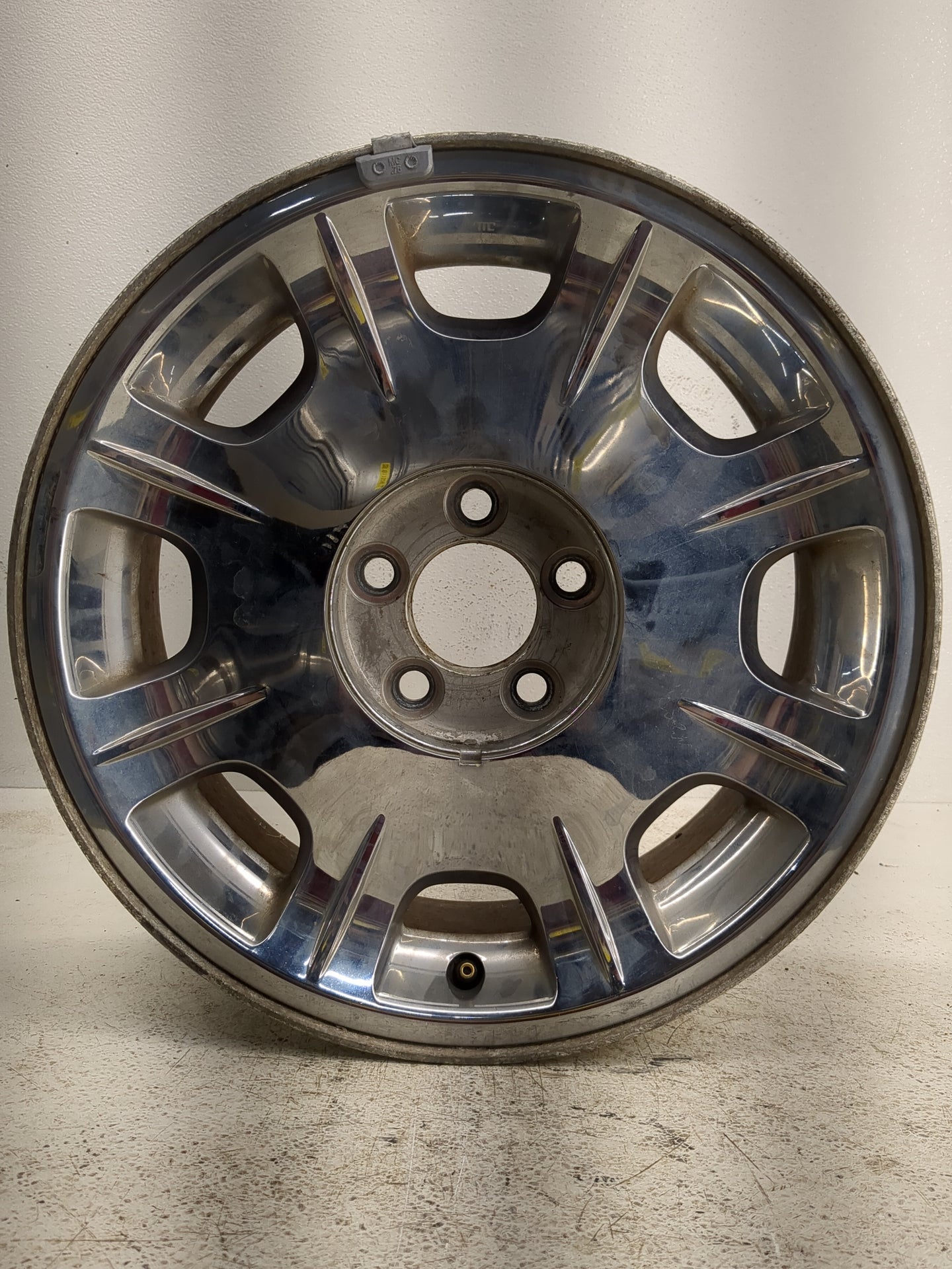 2005-2006 Chrysler 300 Oem Wheel Rim - Oemusedautoparts1.com