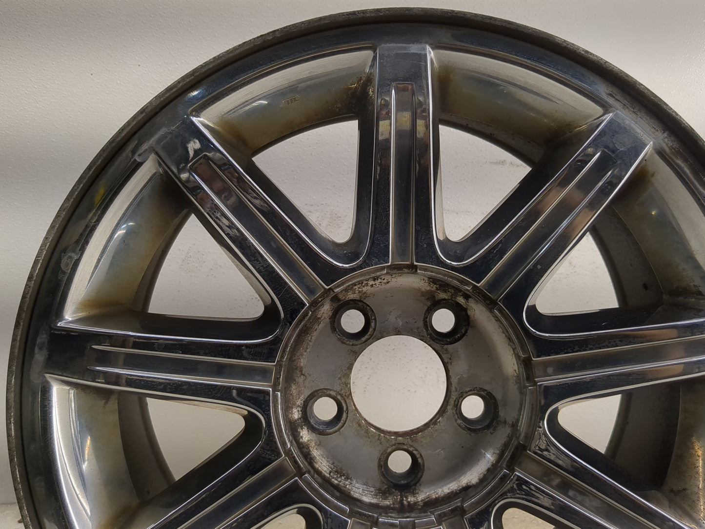 2005-2006 Chrysler 300 Oem Wheel Rim 1227731 - Oemusedautoparts1.com