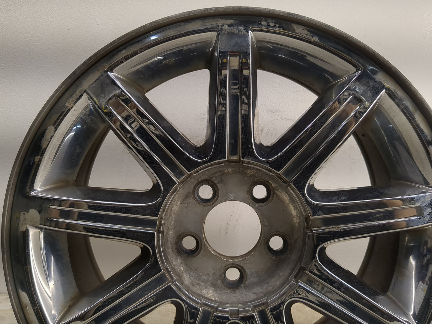2005-2006 Chrysler 300 Oem Wheel Rim 1227742 - Oemusedautoparts1.com