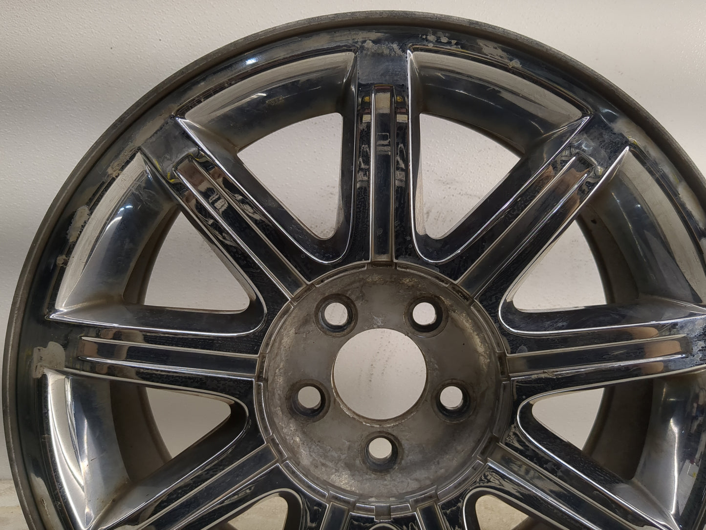 2005-2006 Chrysler 300 Oem Wheel Rim 1227742 - Oemusedautoparts1.com