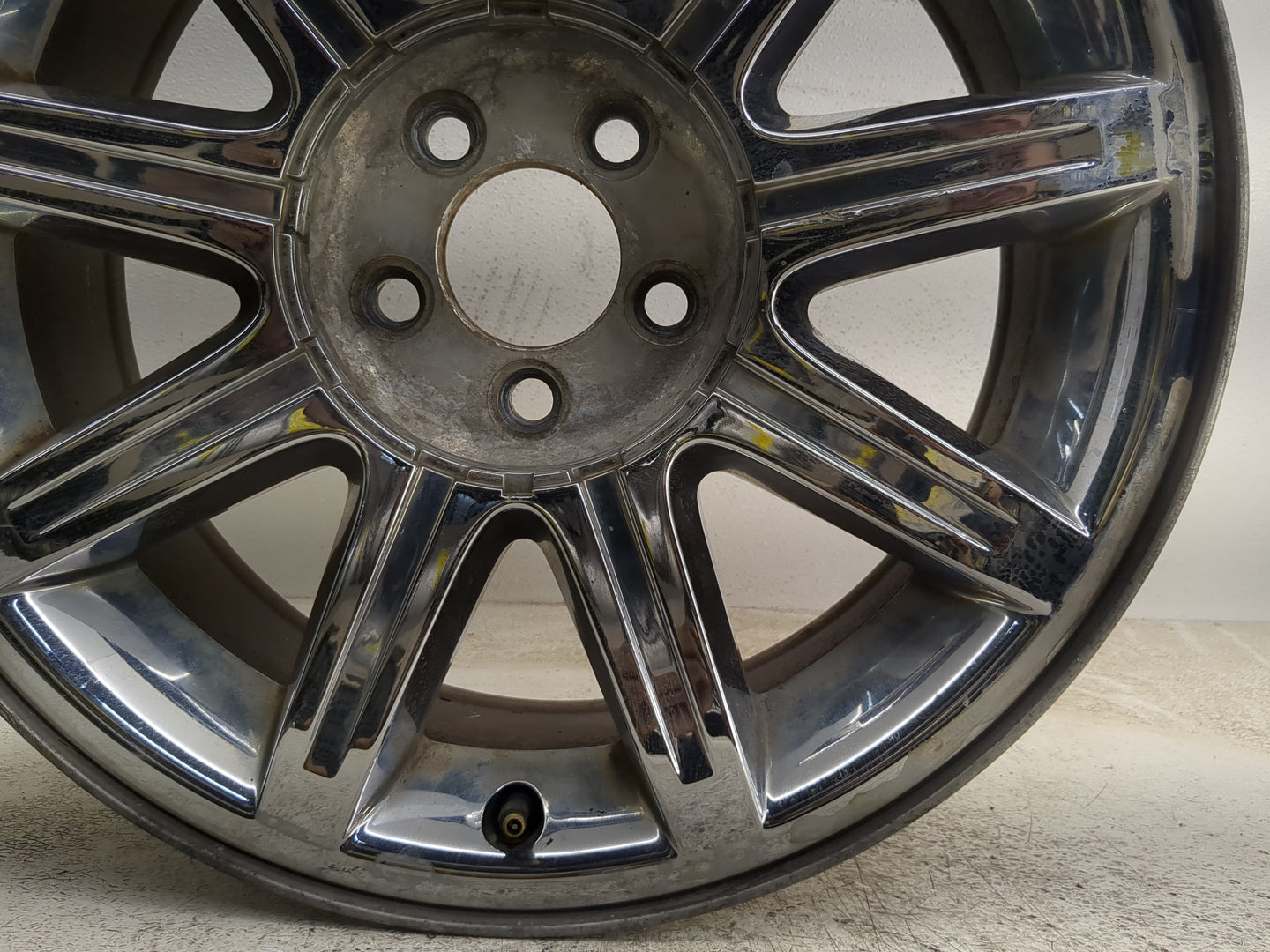2005-2006 Chrysler 300 Oem Wheel Rim - Oemusedautoparts1.com