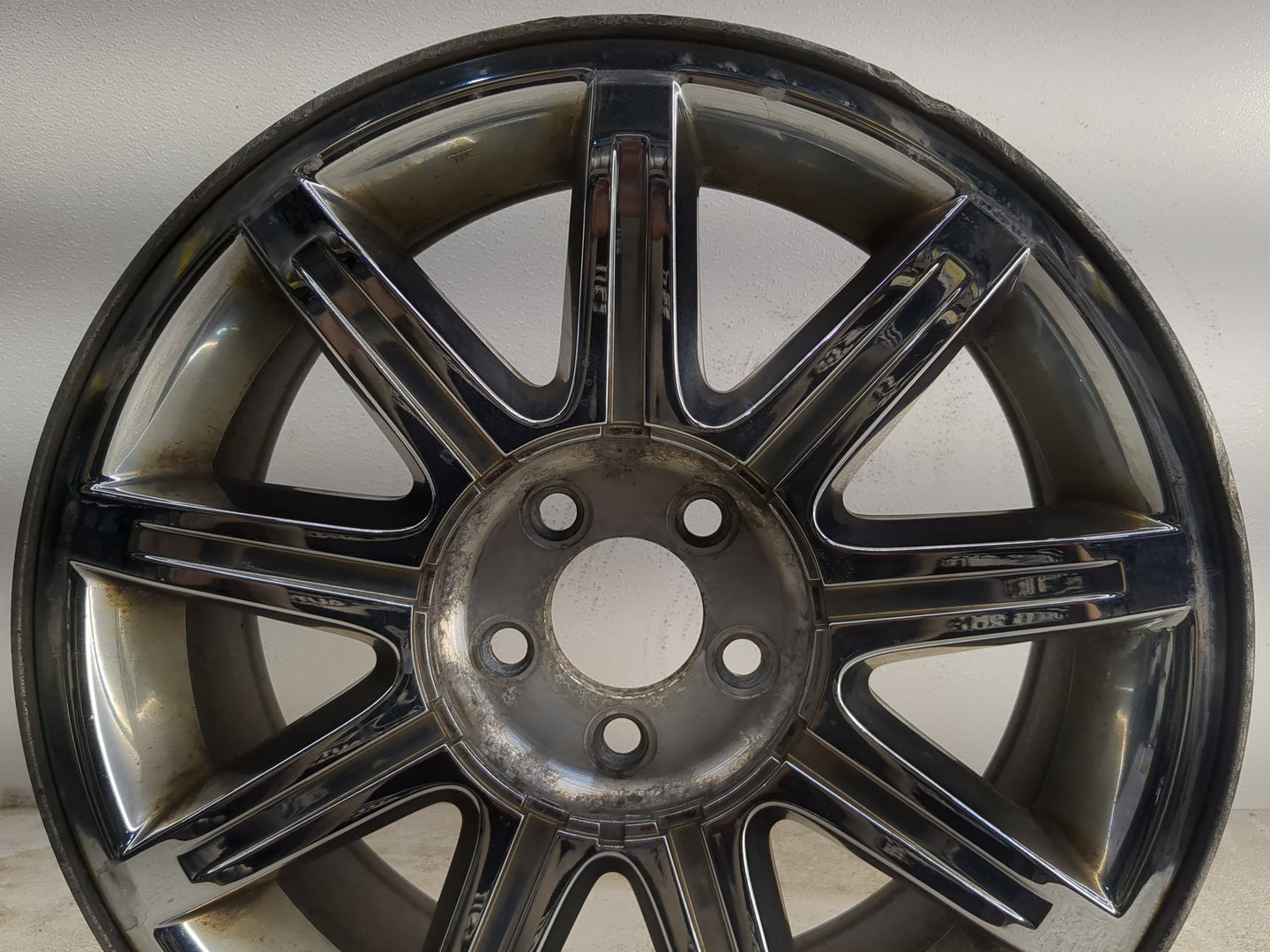 2005-2006 Chrysler 300 Oem Wheel Rim 1227743 - Oemusedautoparts1.com