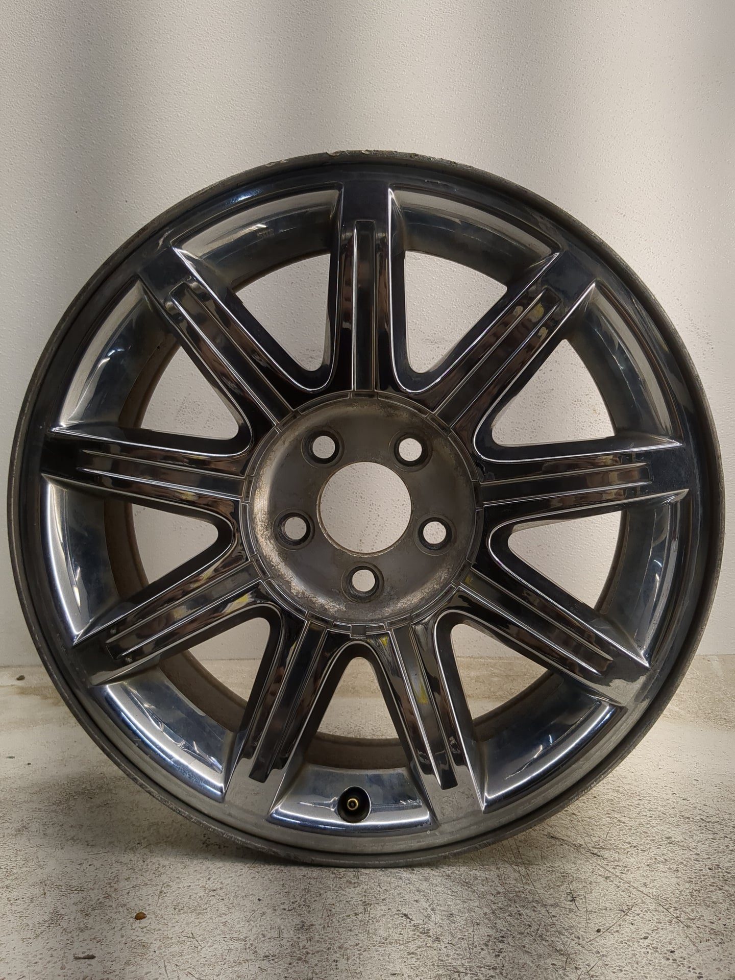 2005-2006 Chrysler 300 Oem Wheel Rim - Oemusedautoparts1.com