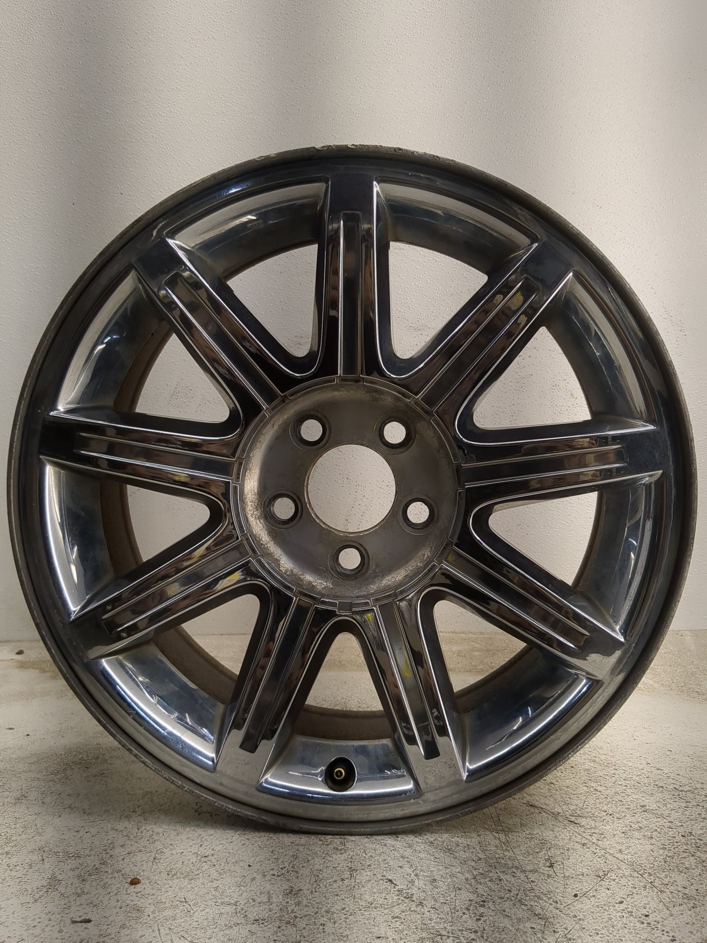 2005-2006 Chrysler 300 Oem Wheel Rim - Oemusedautoparts1.com