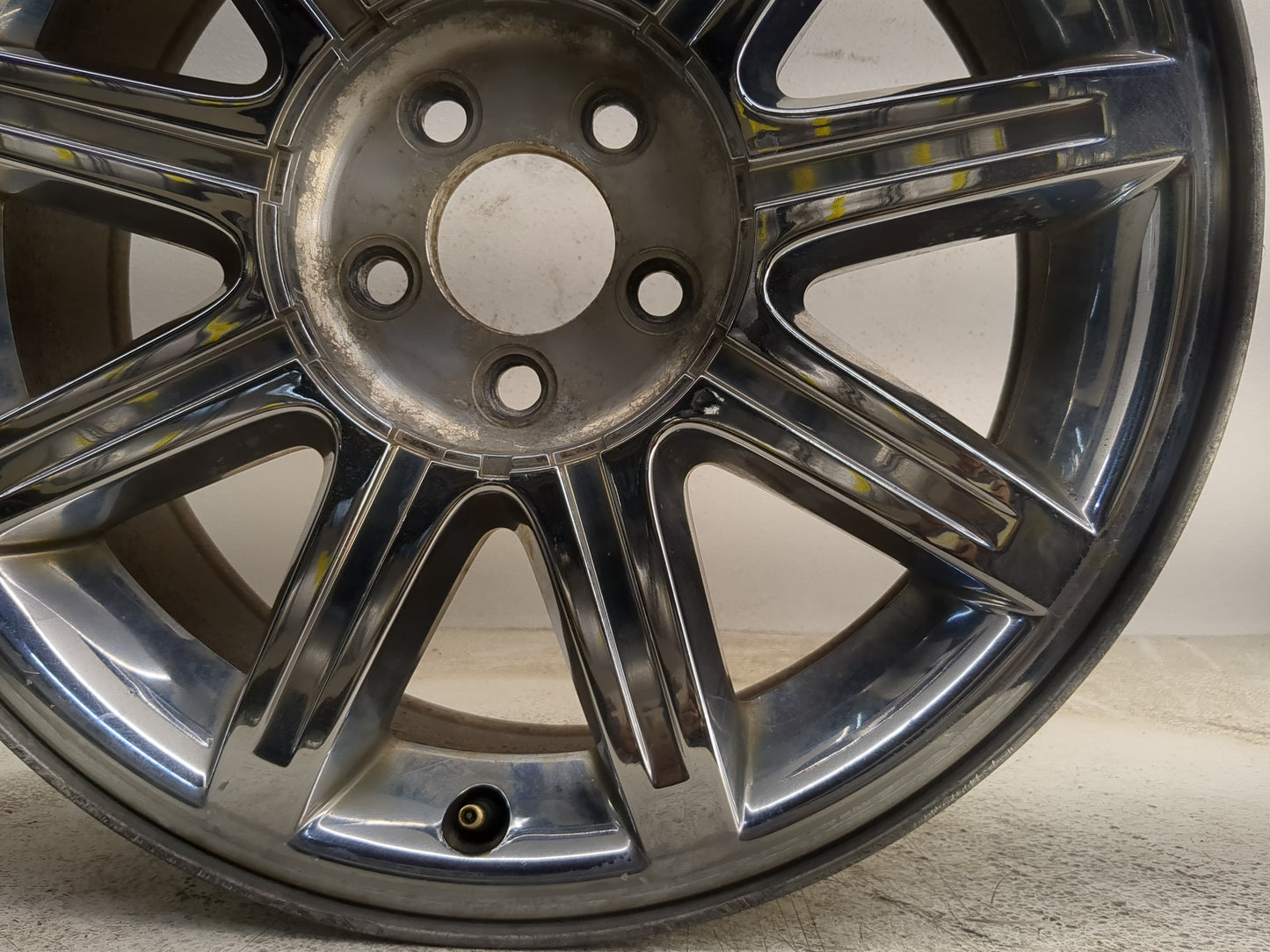 2005-2006 Chrysler 300 Oem Wheel Rim - Oemusedautoparts1.com
