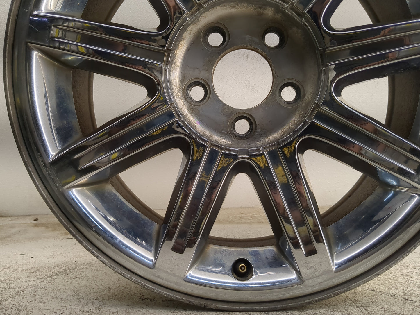 2005-2006 Chrysler 300 Oem Wheel Rim - Oemusedautoparts1.com