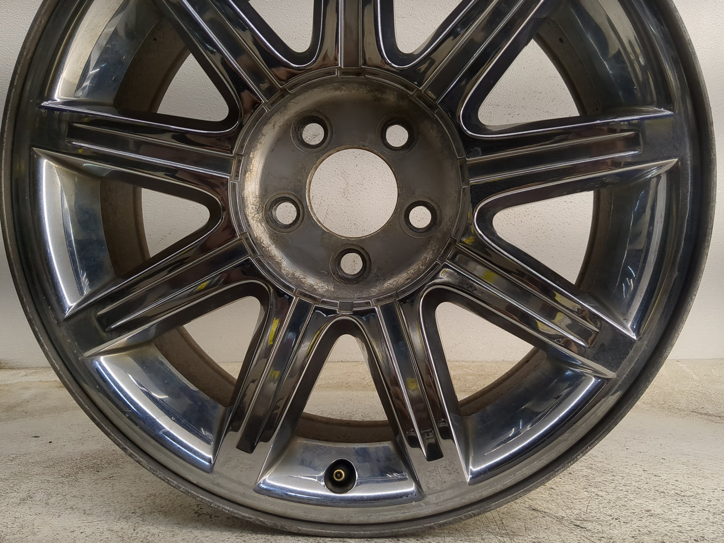 2005-2006 Chrysler 300 Oem Wheel Rim - Oemusedautoparts1.com