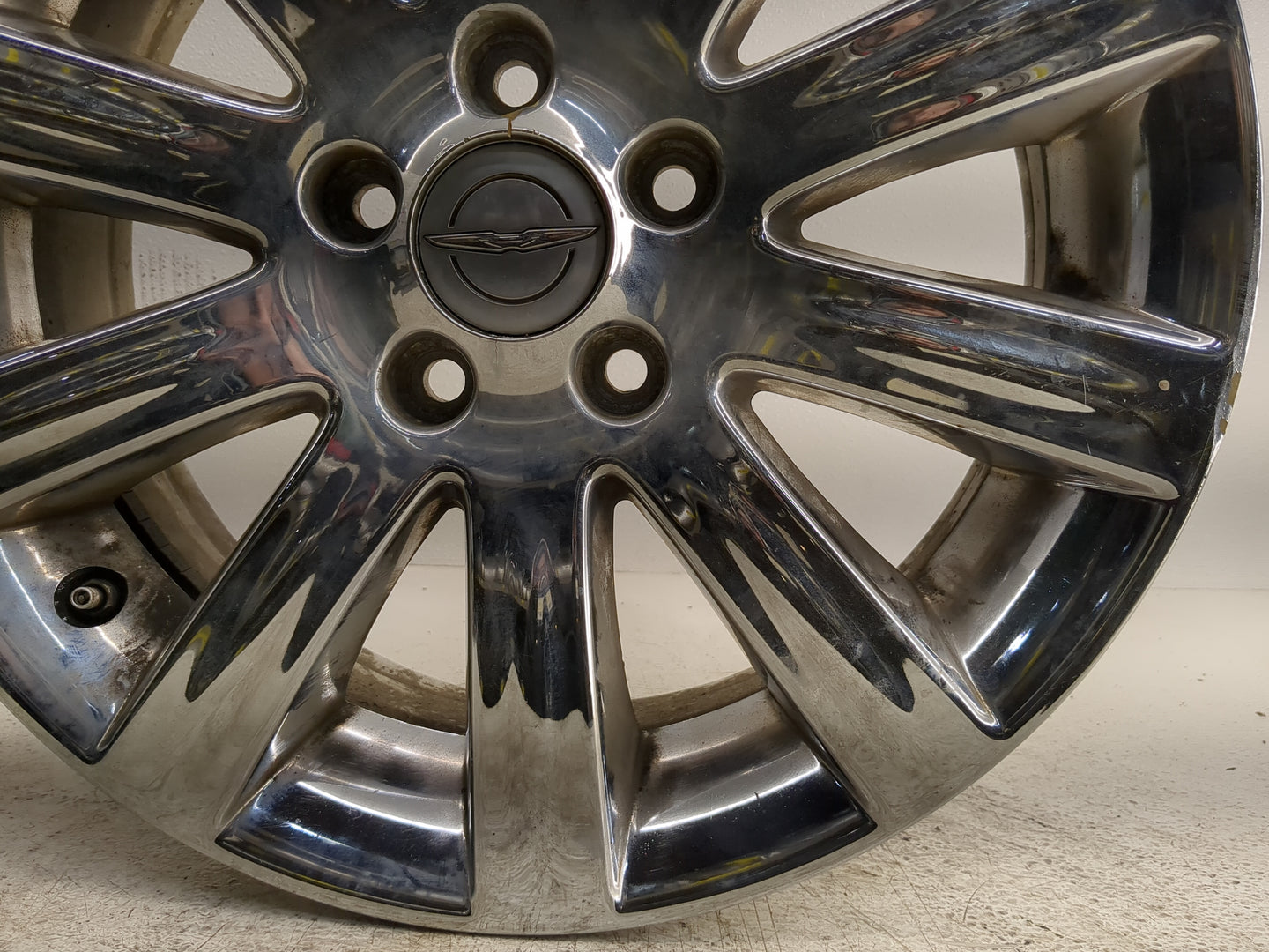 2011-2014 Chrysler 300 Oem Wheel Rim - Oemusedautoparts1.com