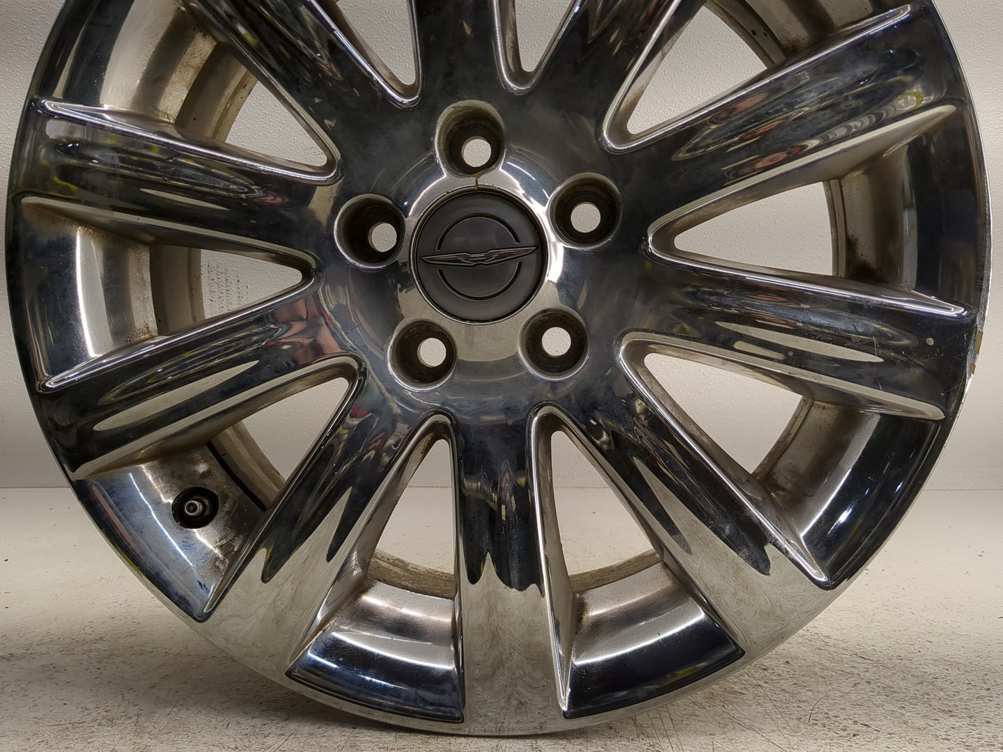 2011-2014 Chrysler 300 Oem Wheel Rim - Oemusedautoparts1.com