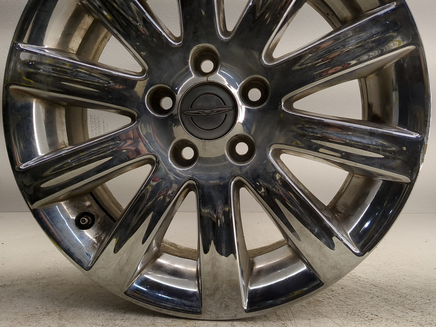 2011-2014 Chrysler 300 Oem Wheel Rim - Oemusedautoparts1.com