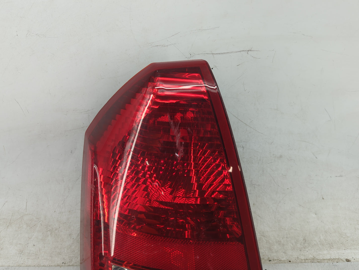 2005-2007 Chrysler 300 Tail Light Assembly Passenger Right OEM Fits Fits 2005 2006 2007 OEM Used Auto Parts - Oemusedautopar