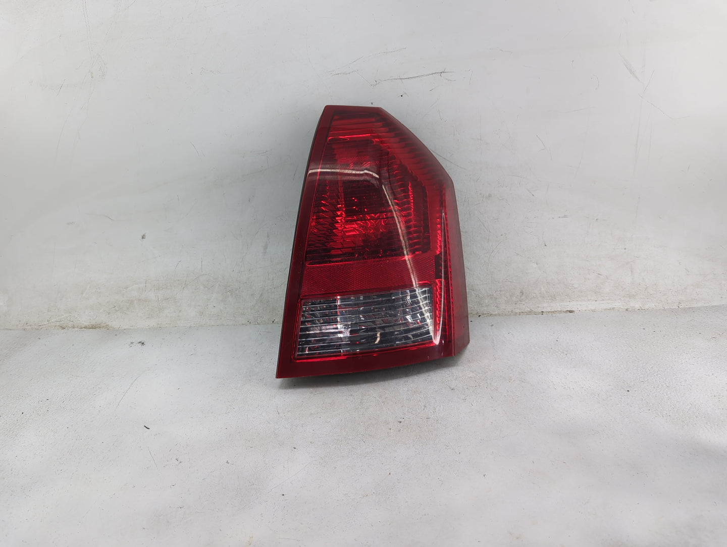 2005-2007 Chrysler 300 Tail Light Assembly Driver Left OEM Fits Fits 2005 2006 2007 OEM Used Auto Parts - Oemusedautoparts1.