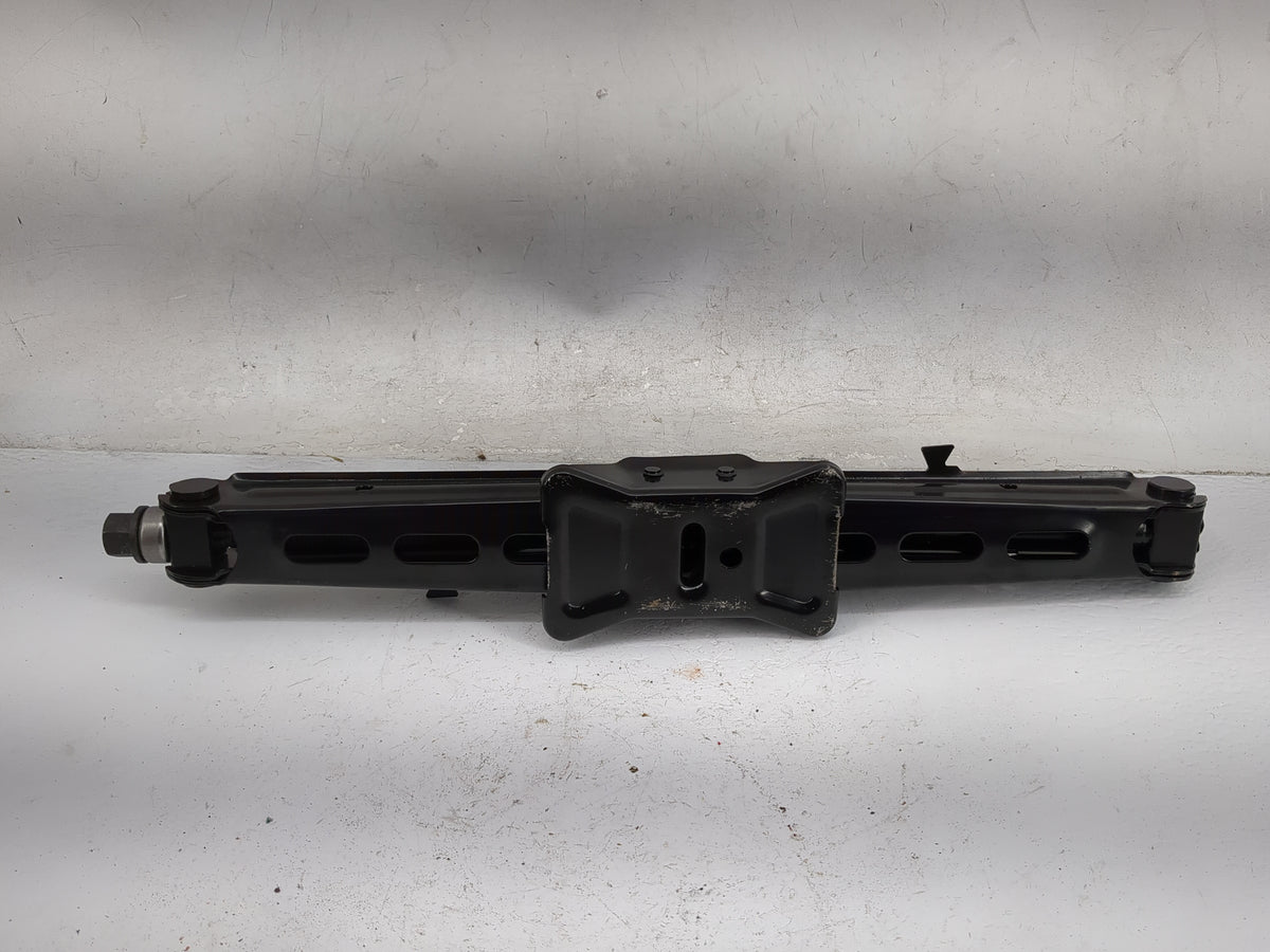 Chrysler 300 Spare Scissor Car Jack 5035971 - Oemusedautoparts1.com