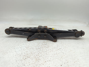2008 Chrysler 300 Spare Scissor Car Jack - Oemusedautoparts1.com