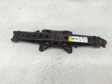2008 Chrysler 300 Spare Scissor Car Jack