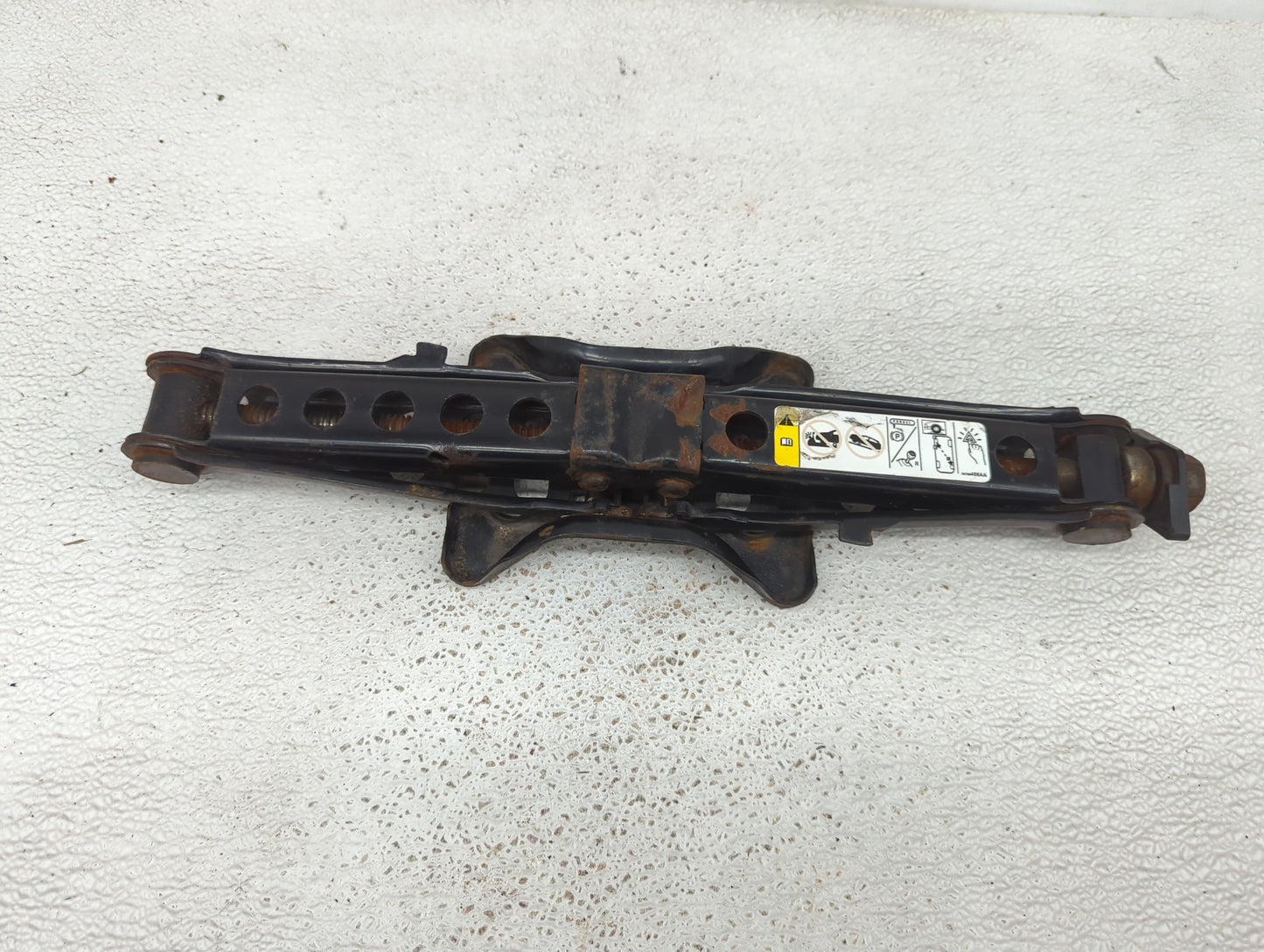 2008 Chrysler 300 Spare Scissor Car Jack 856206 - Oemusedautoparts1.com