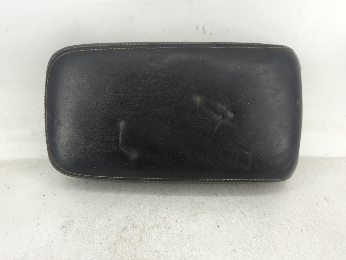 2015-2022 Chrysler 300 Center Console Armrest Cover Lid Fits Fits 2015 2016 2017 2018 2019 2020 2021 2022 OEM Used Auto Part