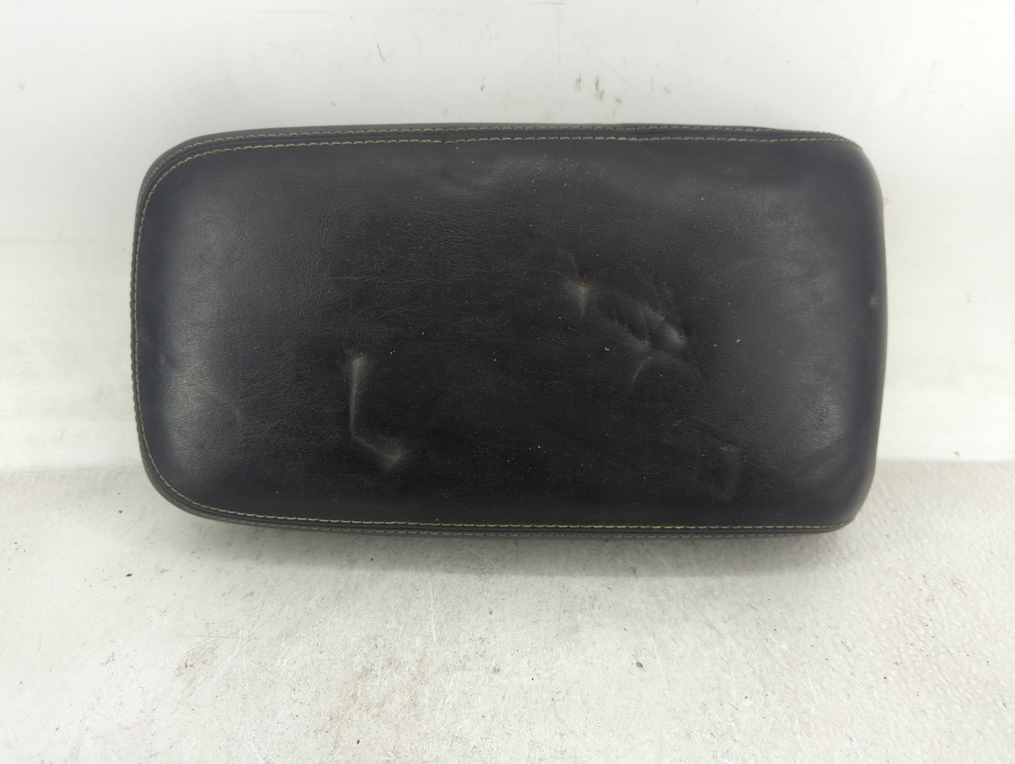 2015-2022 Chrysler 300 Center Console Armrest Cover Lid Fits Fits 2015 2016 2017 2018 2019 2020 2021 2022 OEM Used Auto Part