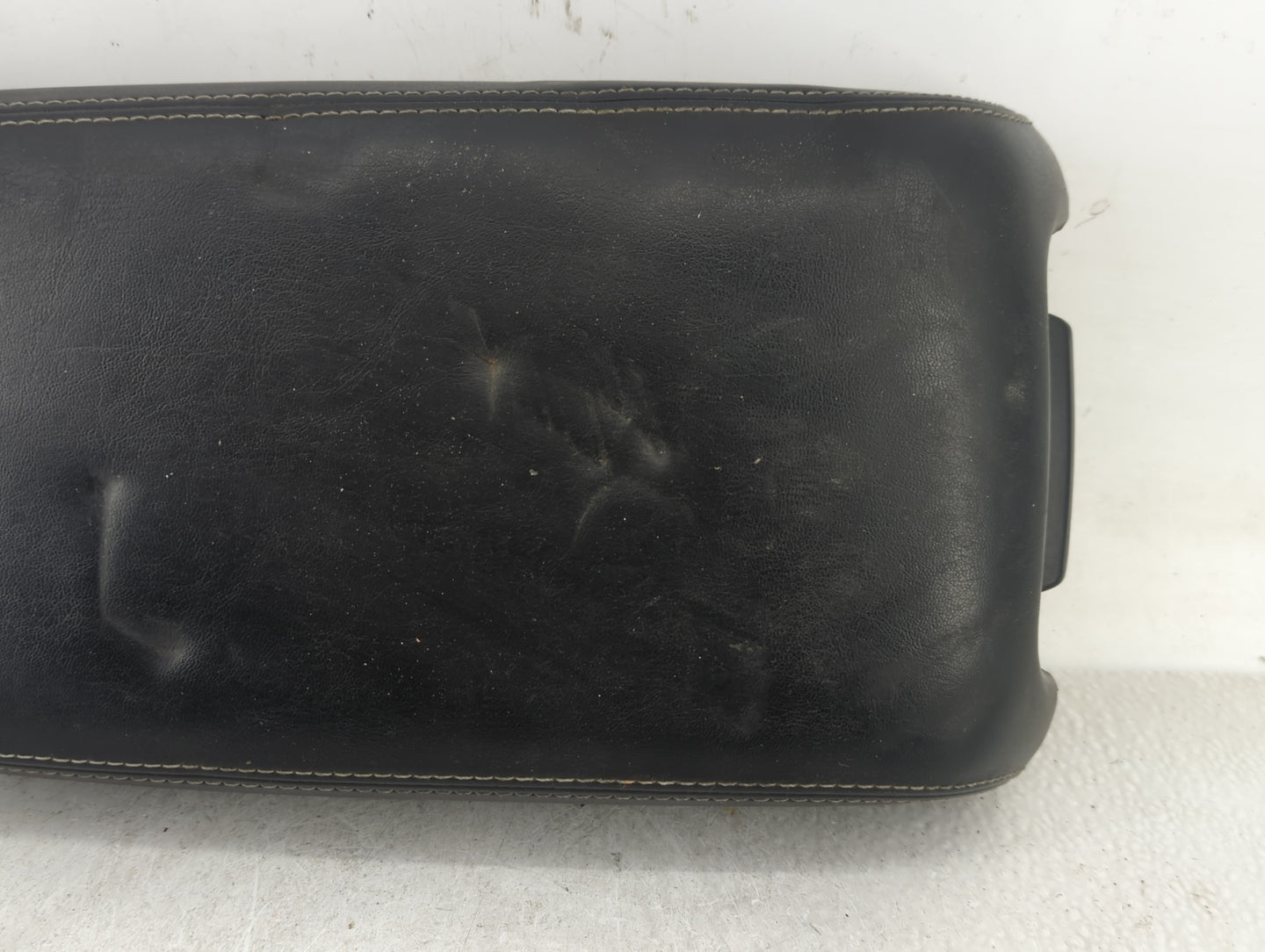 2015-2022 Chrysler 300 Center Console Armrest Cover Lid Fits Fits 2015 2016 2017 2018 2019 2020 2021 2022 OEM Used Auto Part