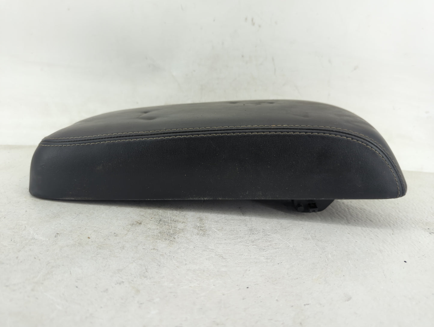 2015-2022 Chrysler 300 Center Console Armrest Cover Lid Fits Fits 2015 2016 2017 2018 2019 2020 2021 2022 OEM Used Auto Part