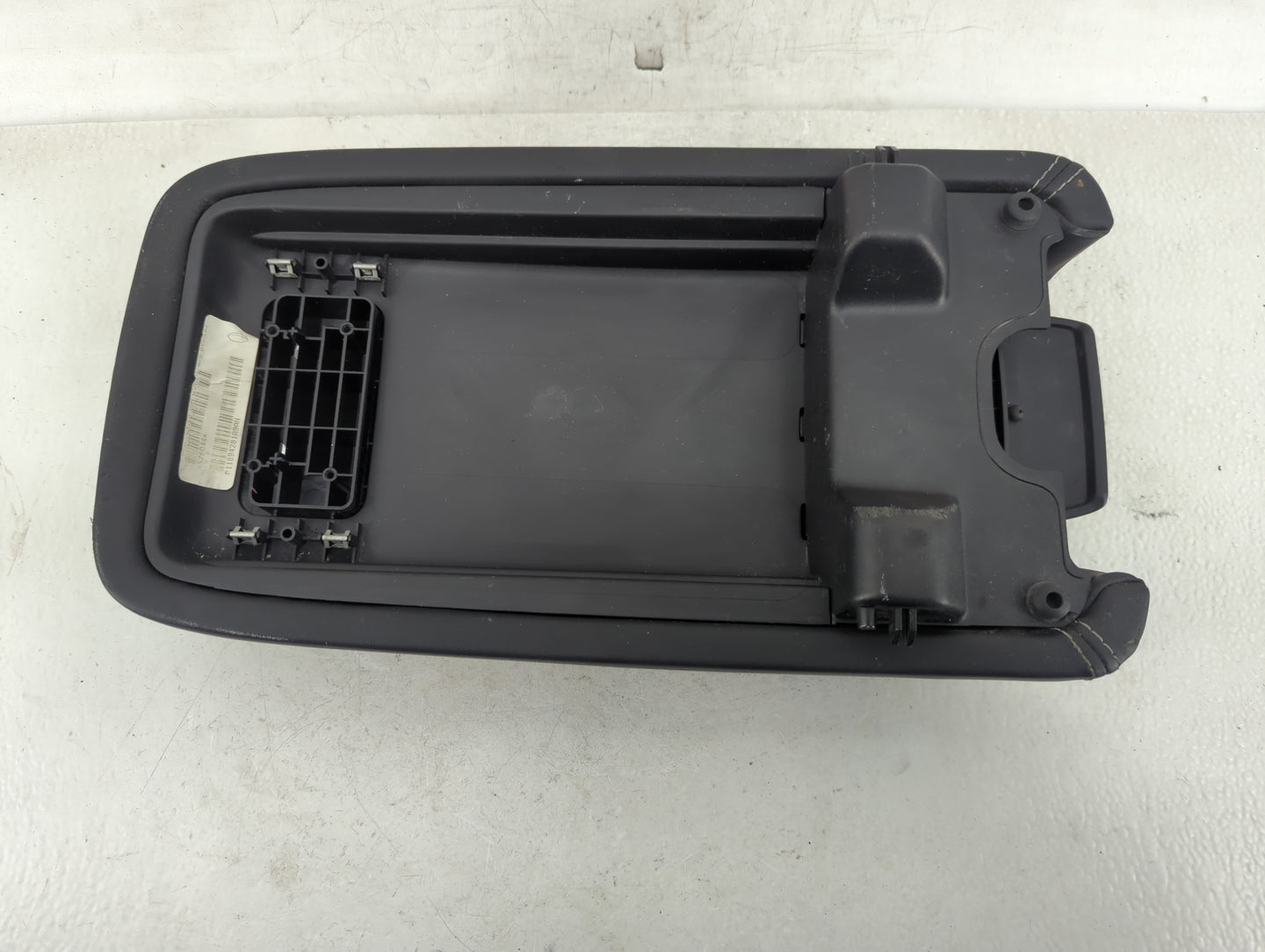 2015-2022 Chrysler 300 Center Console Armrest Cover Lid Fits Fits 2015 2016 2017 2018 2019 2020 2021 2022 OEM Used Auto Part