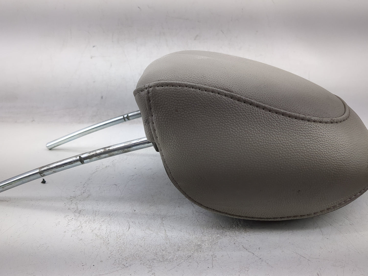 2008-2010 Chrysler 300 Headrest Head Rest Front Driver Passenger Seat Fits Fits 2008 2009 2010 OEM Used Auto Parts - Oemused
