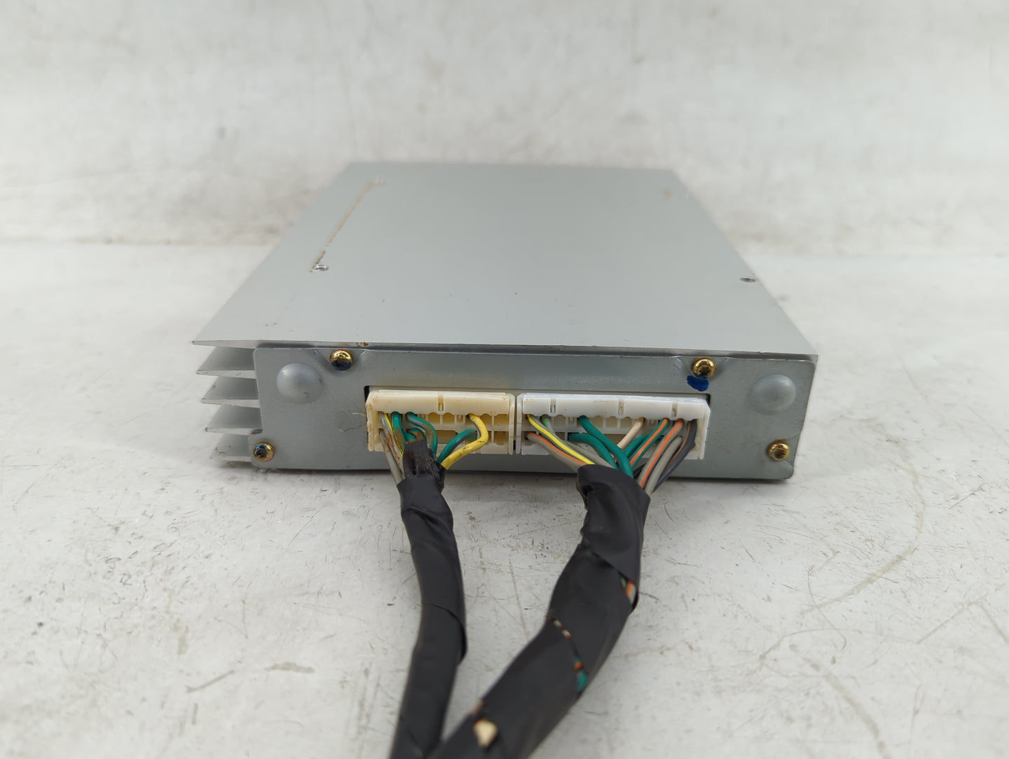 2005-2005 Chrysler 300 Body Control Module Bcm Inner Cabin Fuse Box - Oemusedautoparts1.com