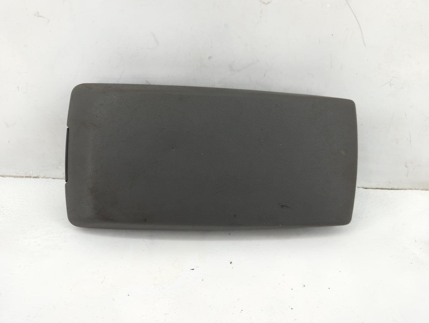 2005 Chrysler 300 Center Console Armrest Cover Lid Fits OEM Used Auto Parts - Oemusedautoparts1.com