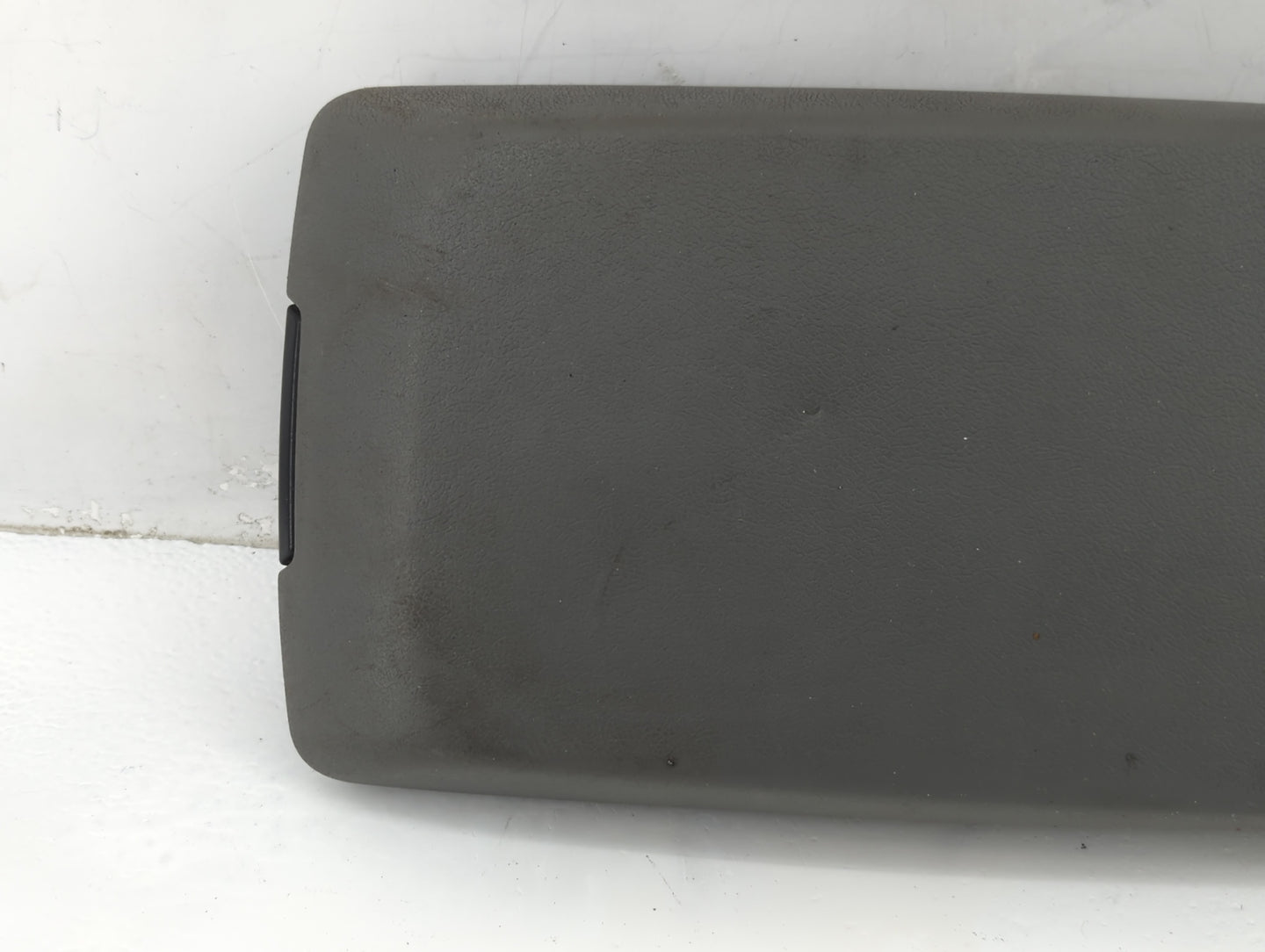 2005 Chrysler 300 Center Console Armrest Cover Lid Fits OEM Used Auto Parts - Oemusedautoparts1.com