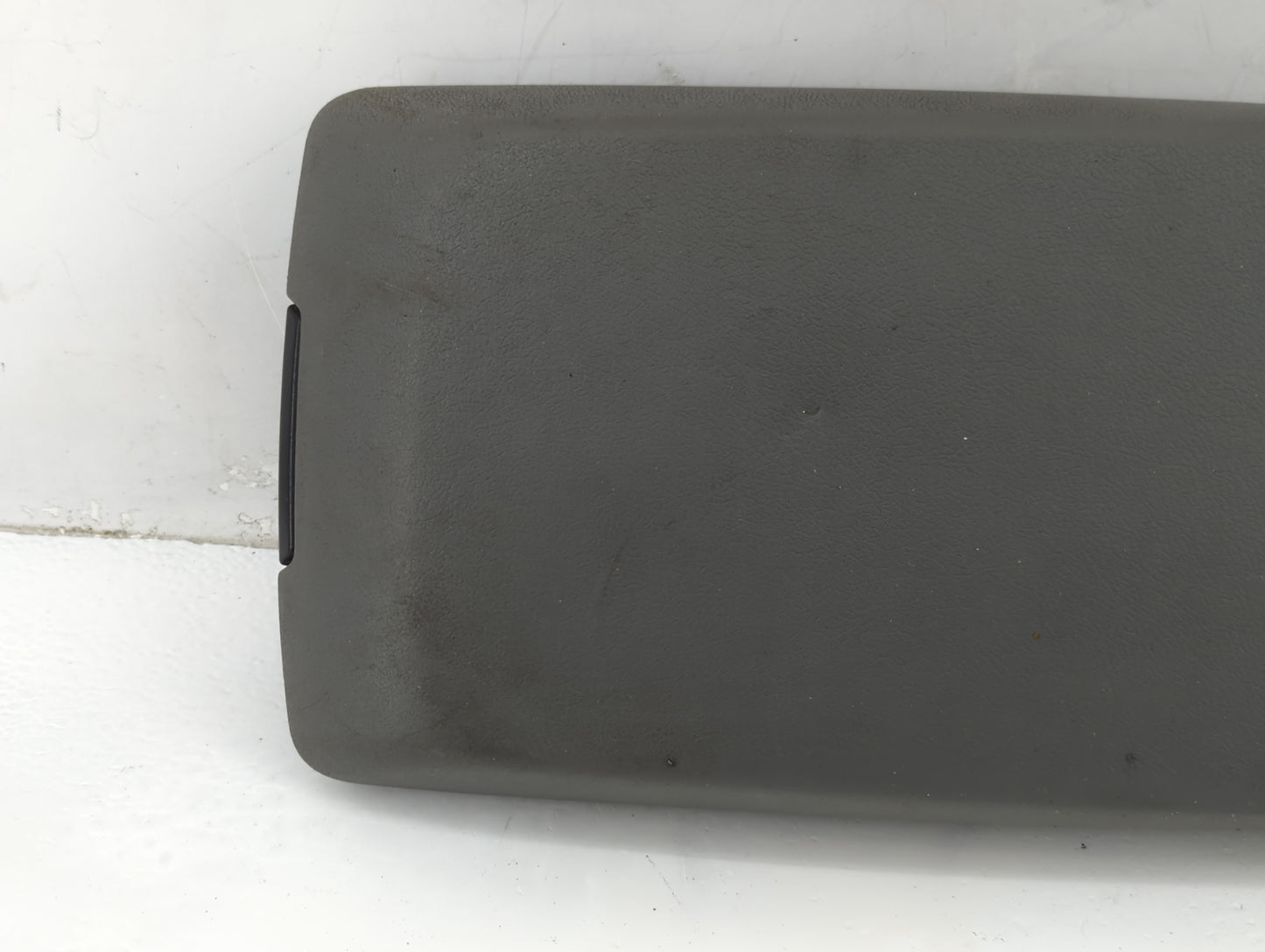 2005 Chrysler 300 Center Console Armrest Cover Lid Fits OEM Used Auto Parts - Oemusedautoparts1.com