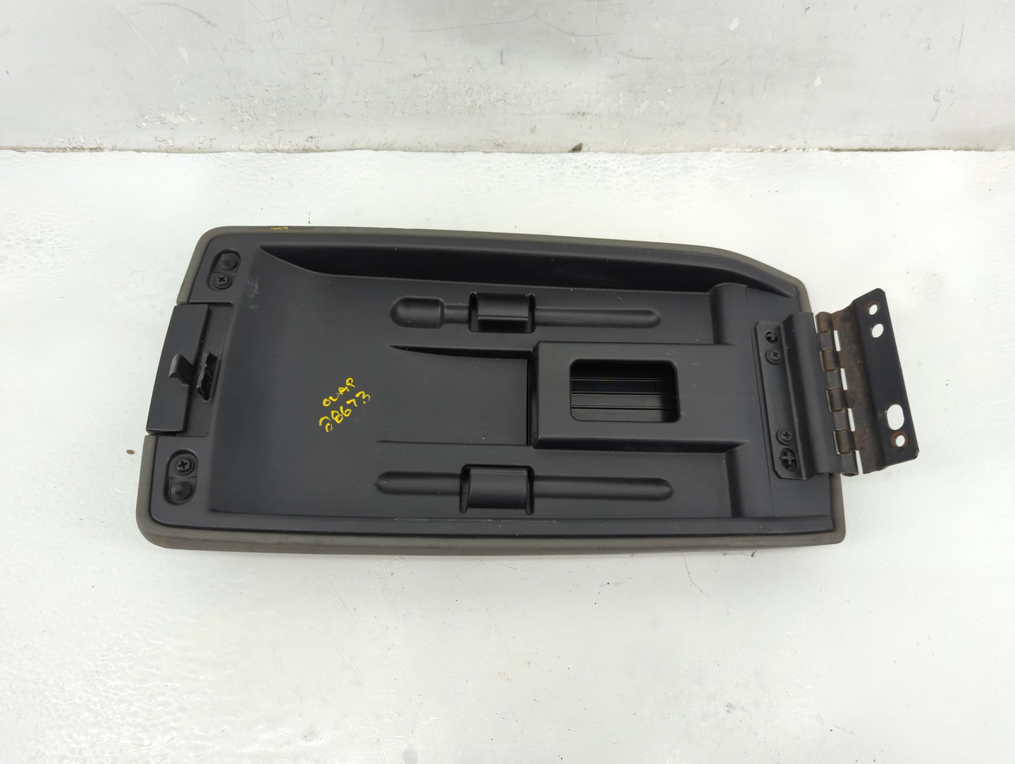 2005 Chrysler 300 Center Console Armrest Cover Lid Fits OEM Used Auto Parts - Oemusedautoparts1.com