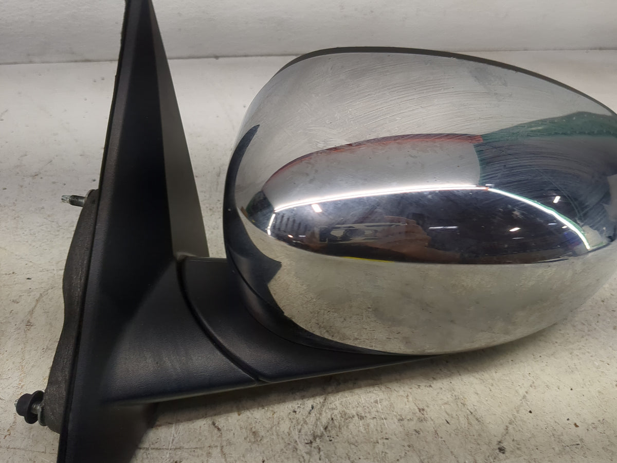 0 Chrysler 300c Driver Side View Mirror - Left Door Mirror OEM Used - Oemusedautoparts1.com