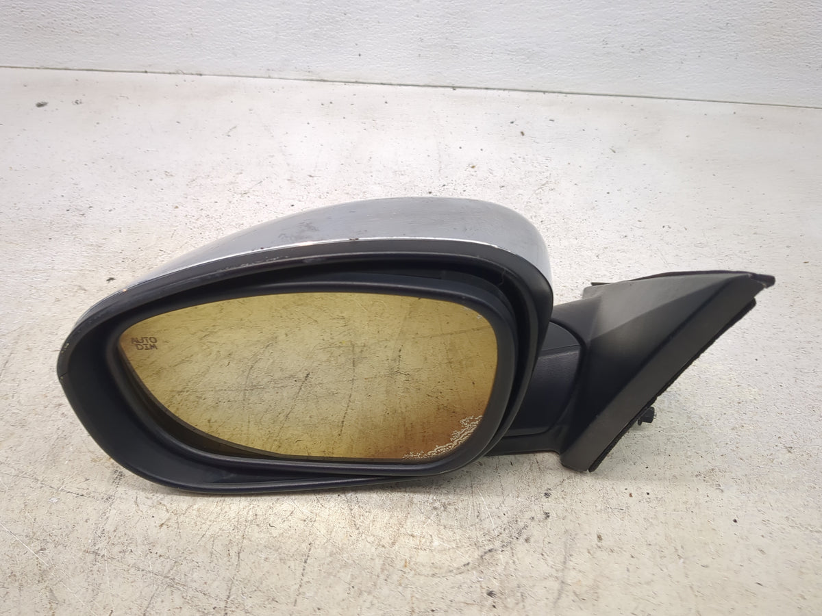 0 Chrysler 300c Driver Side View Mirror - Left Door Mirror OEM Used - Oemusedautoparts1.com