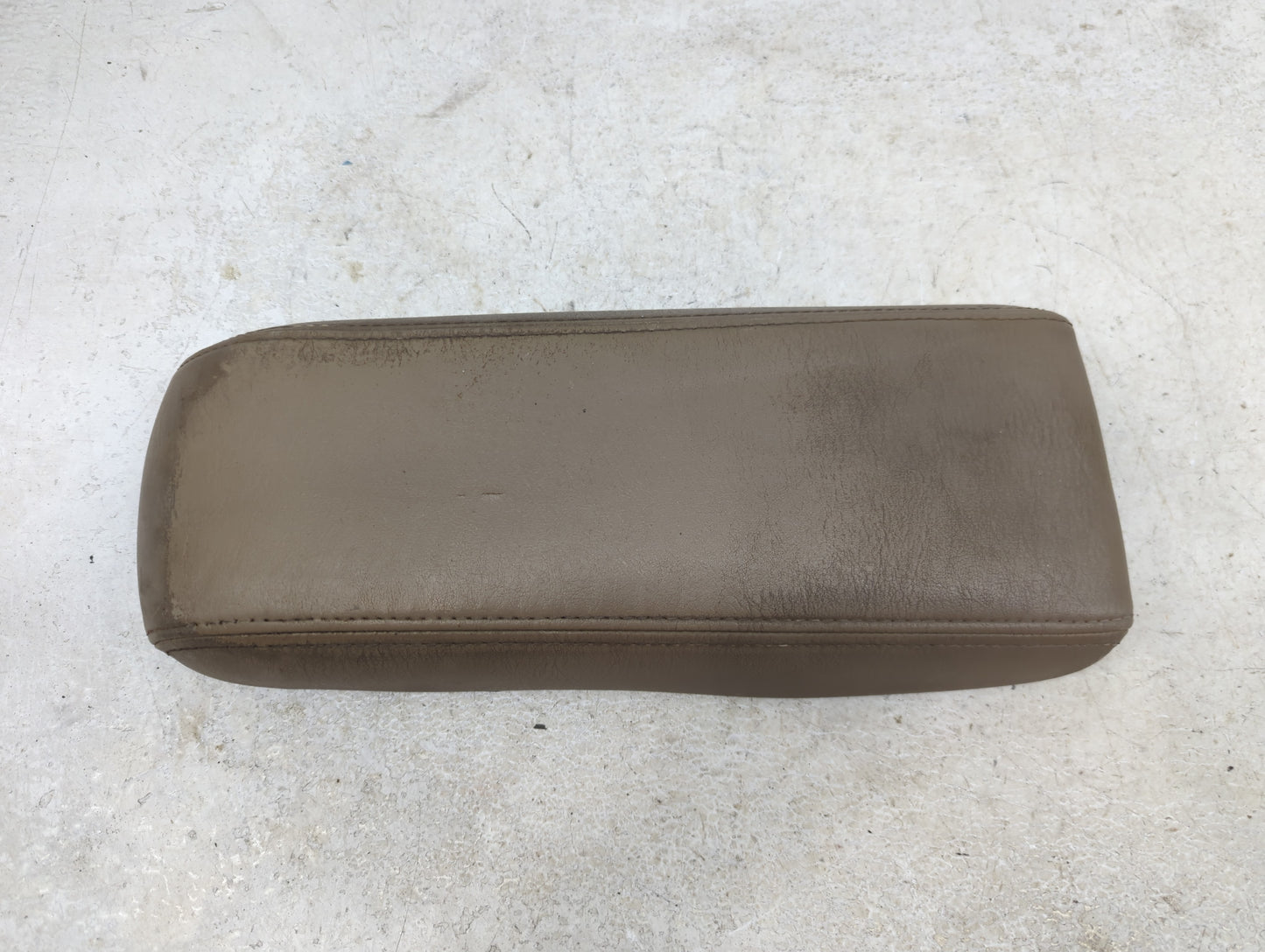 2003-2004 Chrysler 300m Center Console Armrest Cover Lid Fits Fits 2003 2004 OEM Used Auto Parts - Oemusedautoparts1.com