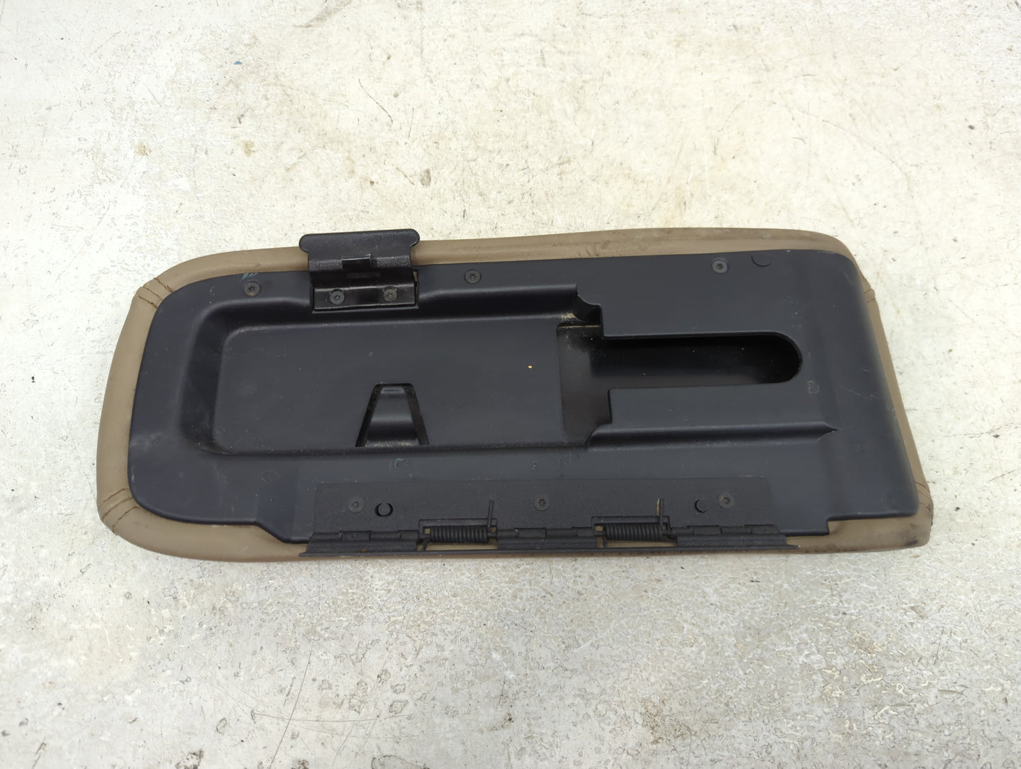 2003-2004 Chrysler 300m Center Console Armrest Cover Lid Fits Fits 2003 2004 OEM Used Auto Parts - Oemusedautoparts1.com