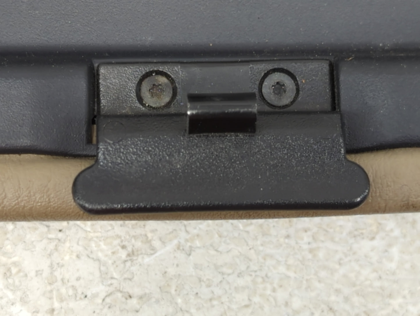 2003-2004 Chrysler 300m Center Console Armrest Cover Lid Fits Fits 2003 2004 OEM Used Auto Parts - Oemusedautoparts1.com