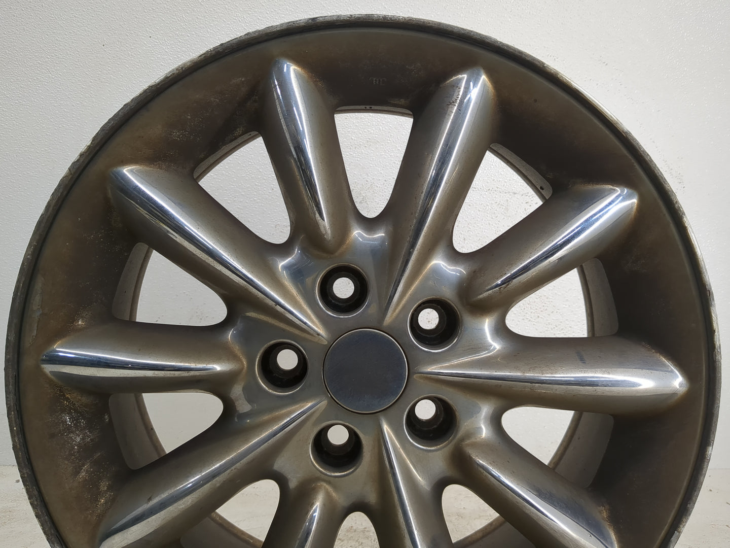 2003-2004 Chrysler 300m Oem Wheel Rim 1191786 - Oemusedautoparts1.com
