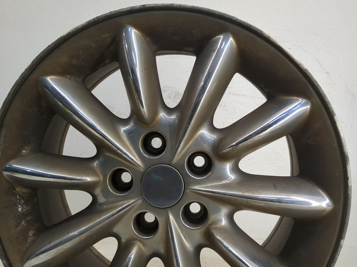 2003-2004 Chrysler 300m Oem Wheel Rim 1191786 - Oemusedautoparts1.com
