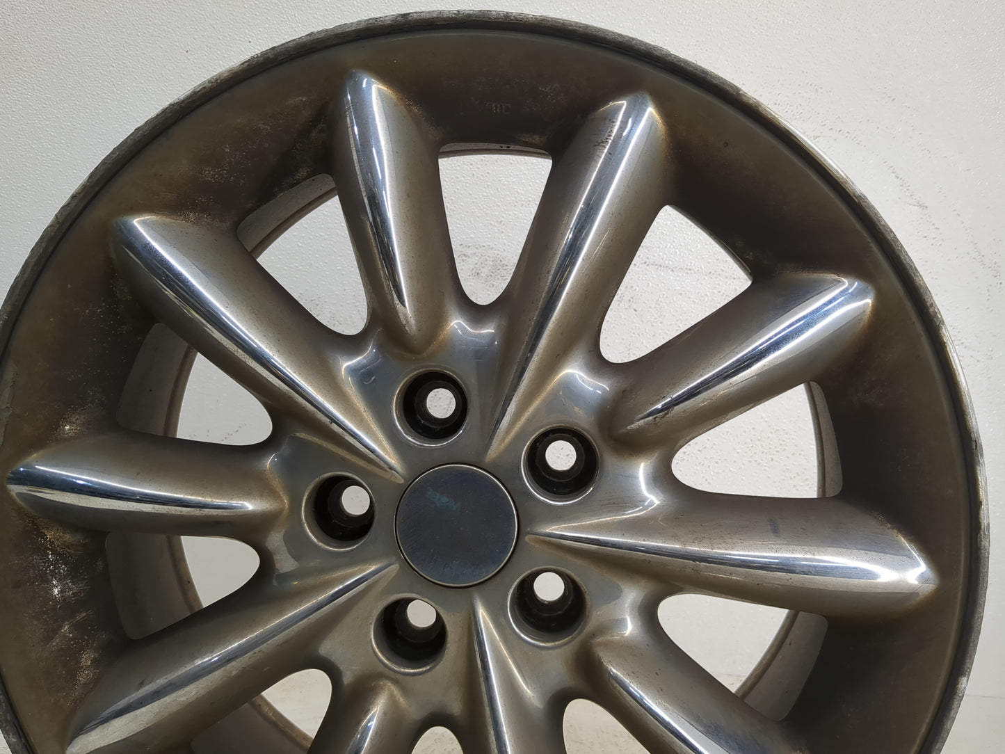 2003-2004 Chrysler 300m Oem Wheel Rim 1191786 - Oemusedautoparts1.com