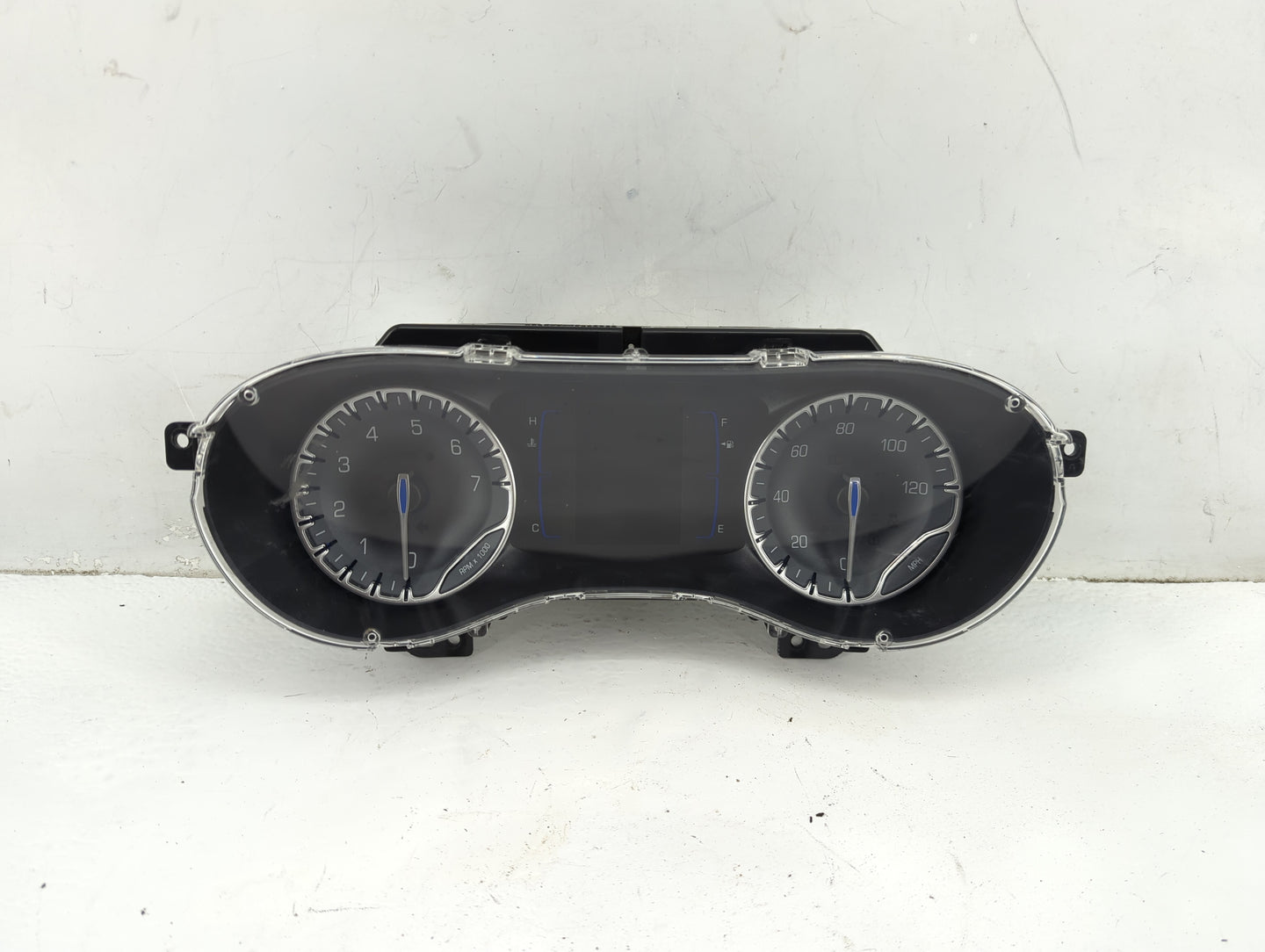 2017-2017 Chrysler Pacifica Information Display Screen - Oemusedautoparts1.com