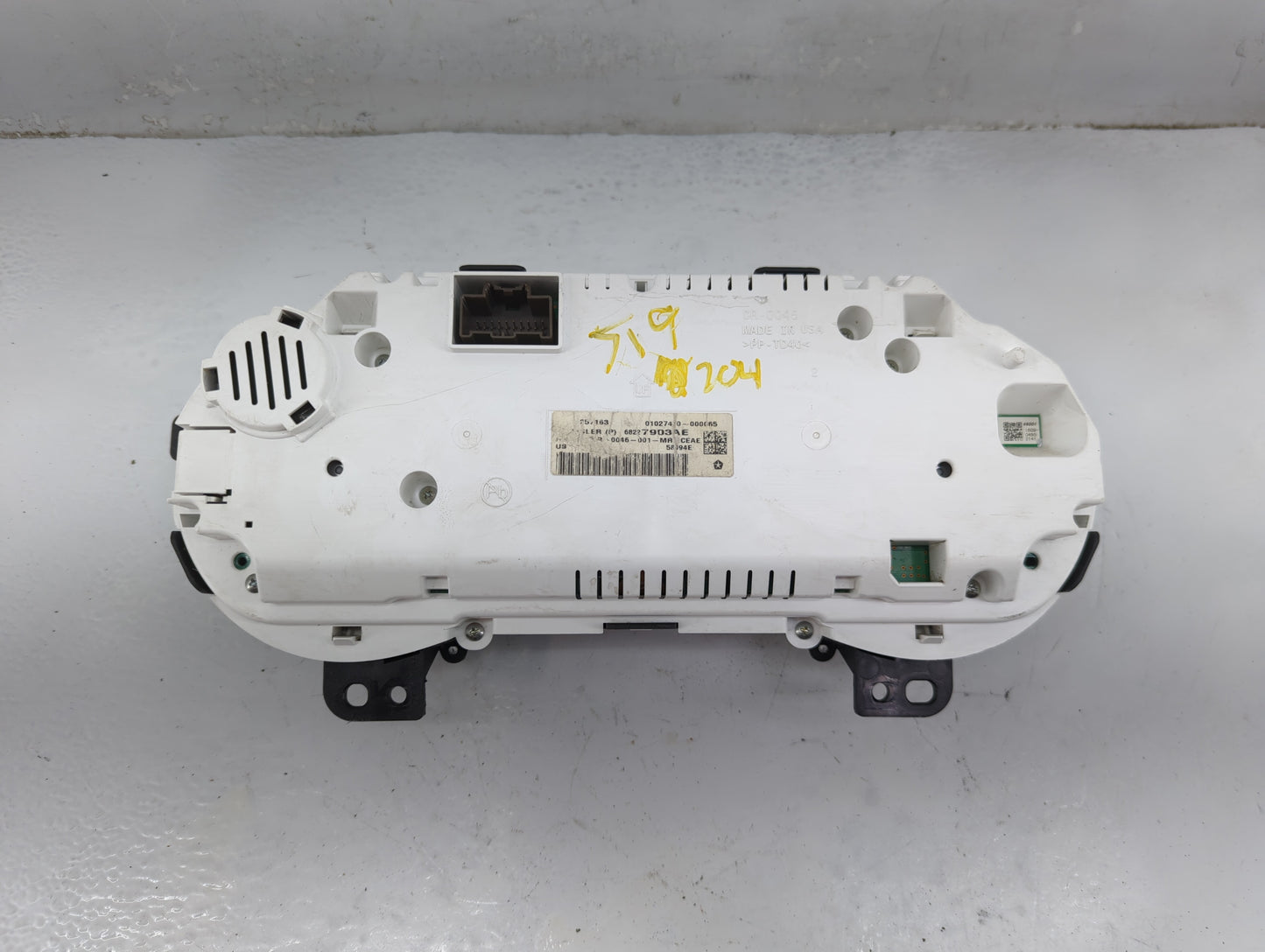2017-2017 Chrysler Pacifica Information Display Screen - Oemusedautoparts1.com