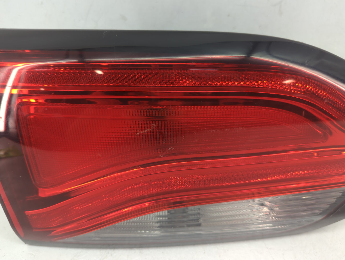 2017-2019 Chrysler Pacifica Driver Left Side Deck Lid Mounted Tail Light - Oemusedautoparts1.com