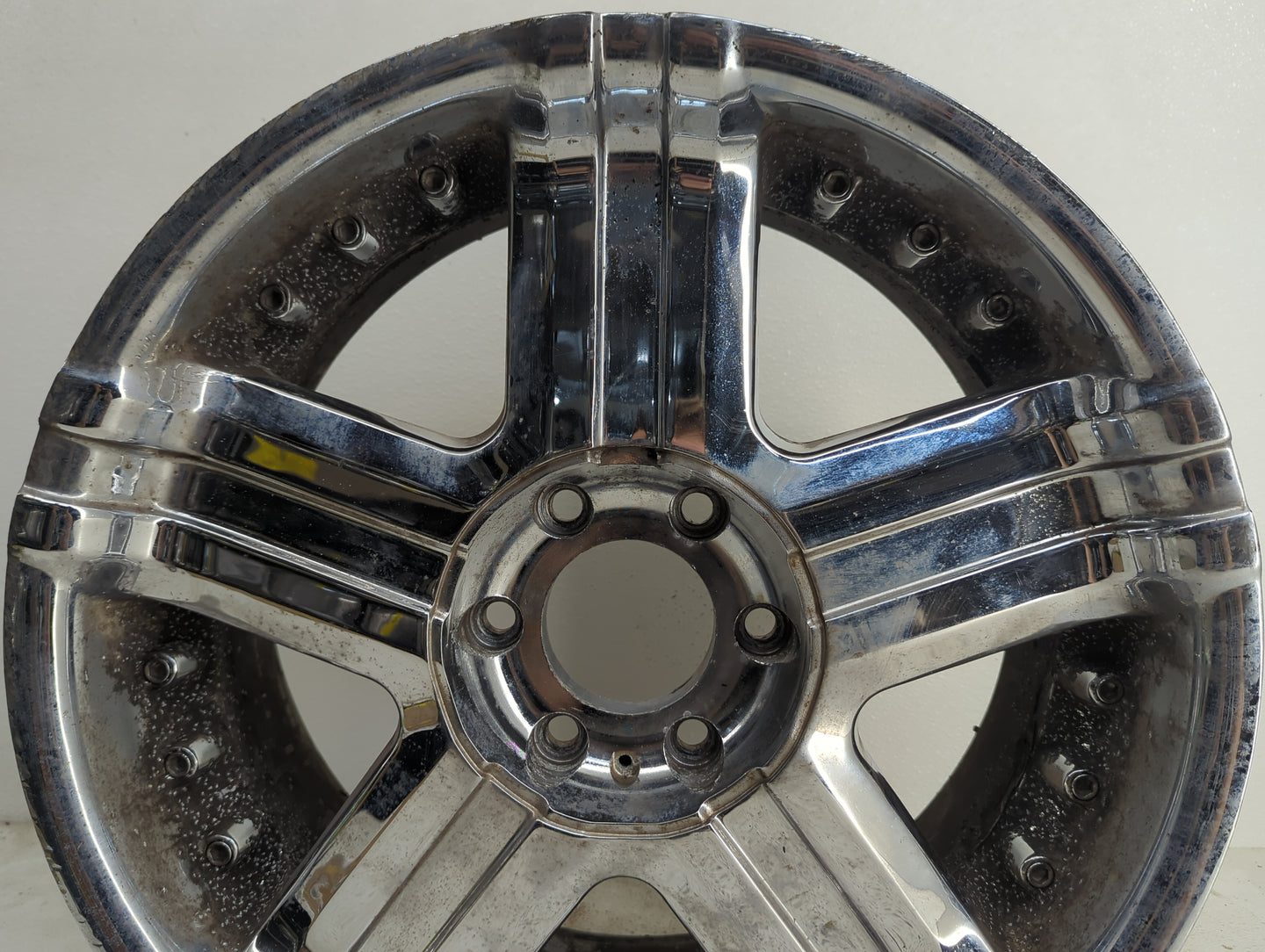 2004-2008 Chrysler Pacifica Oem Wheel Rim 1097587 - Oemusedautoparts1.com